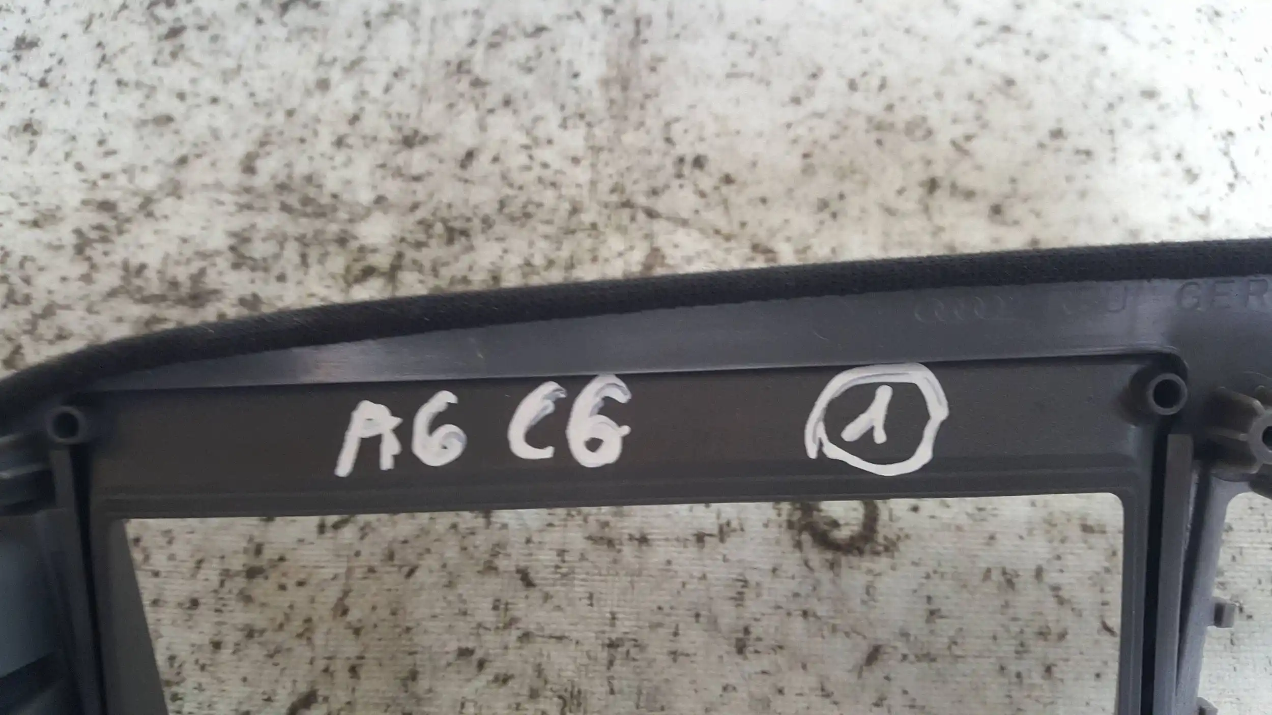 OSŁONA RAMKA OBUDOWA DEKOR LICZNIKA 4F1857115A AUDI A6 C6 04-
