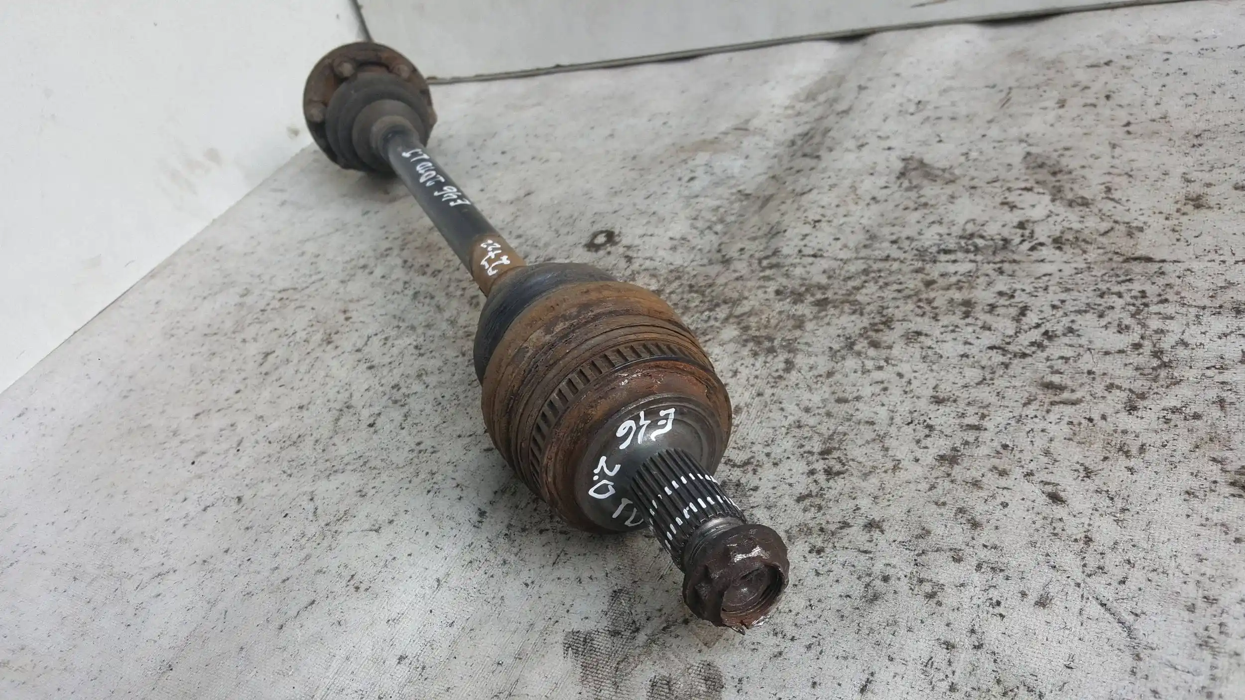 PÓŁOŚ LEWY TYŁ TYLNA 7512143 BMW 3 E46 2.0D LIFT 01- 27z