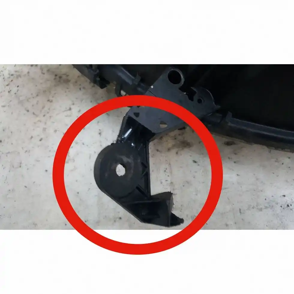 LAMPA PRAWY PRZÓD PRZEDNIA 26010BC500 NISSAN MICRA K12 03-07