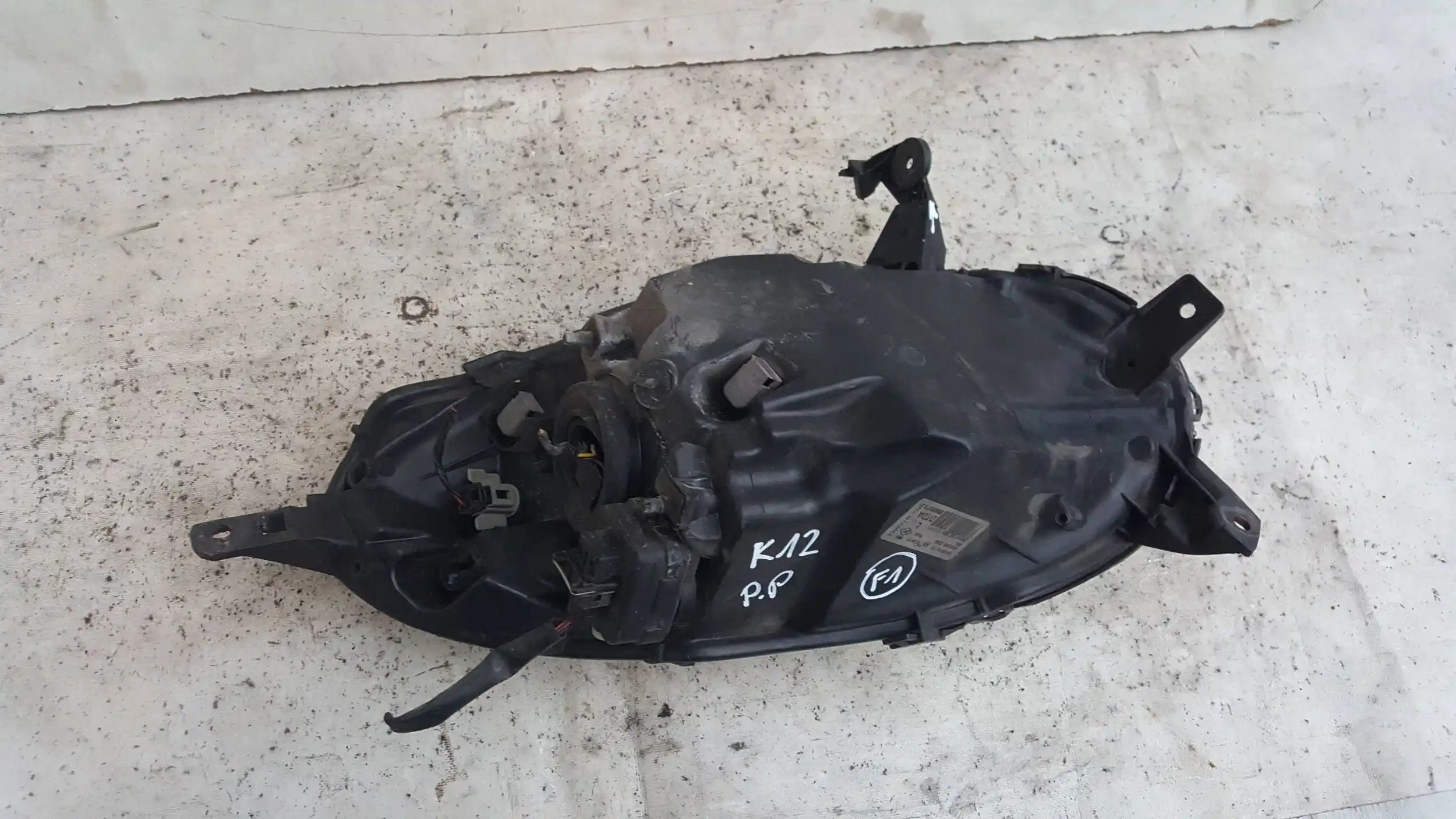 LAMPA PRAWY PRZÓD PRZEDNIA 26010BC500 NISSAN MICRA K12 03-07
