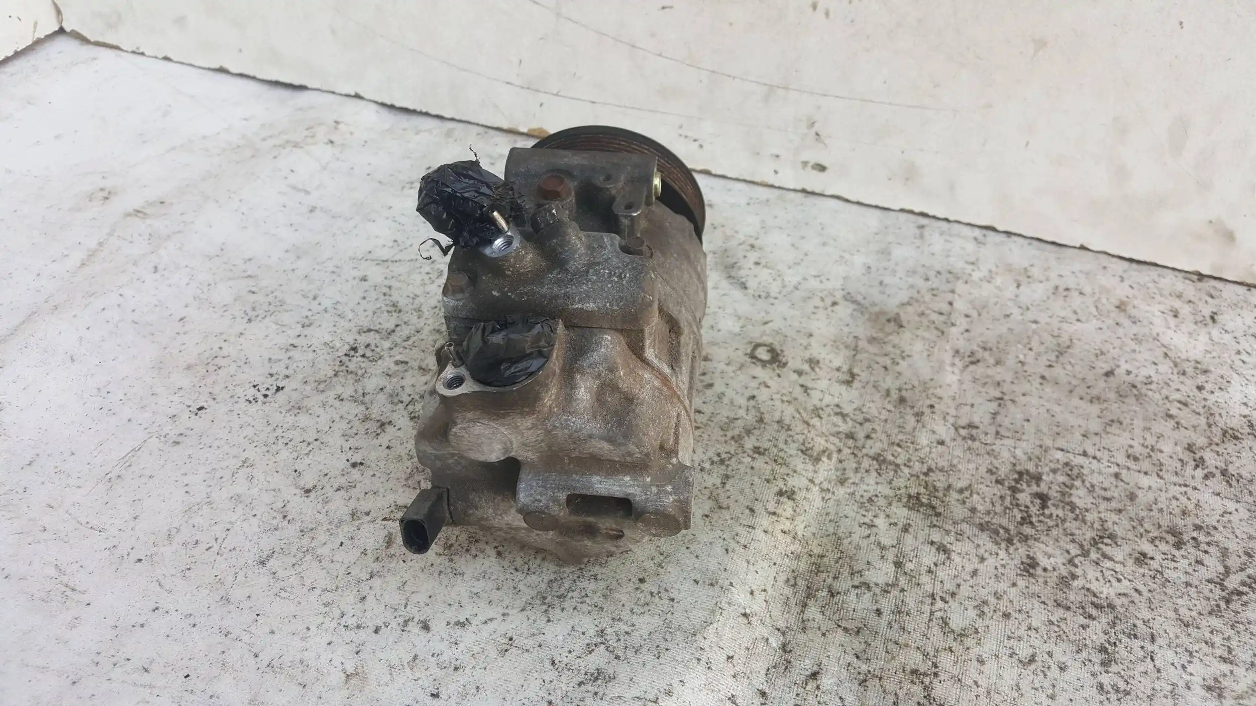 SPRĘŻARKA KOMPRESOR KLIMATYZACJI 1K0820803F AUDI SEAT SKODA VW 1.6 8V