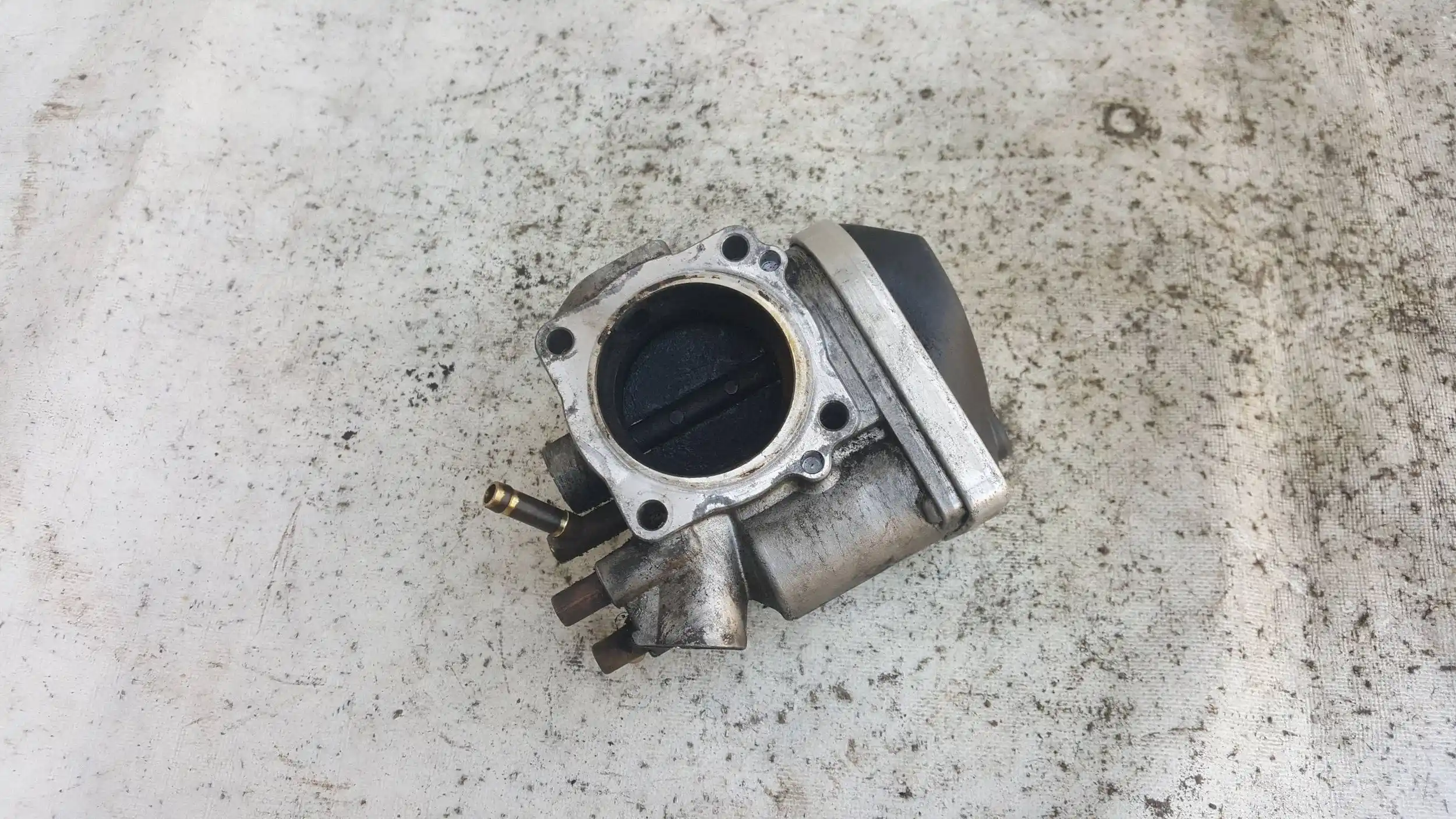 PRZEPUSTNICA 06A133062AB A2C53042125 AUDI SEAT SKODA VW 1.6 8V 03-