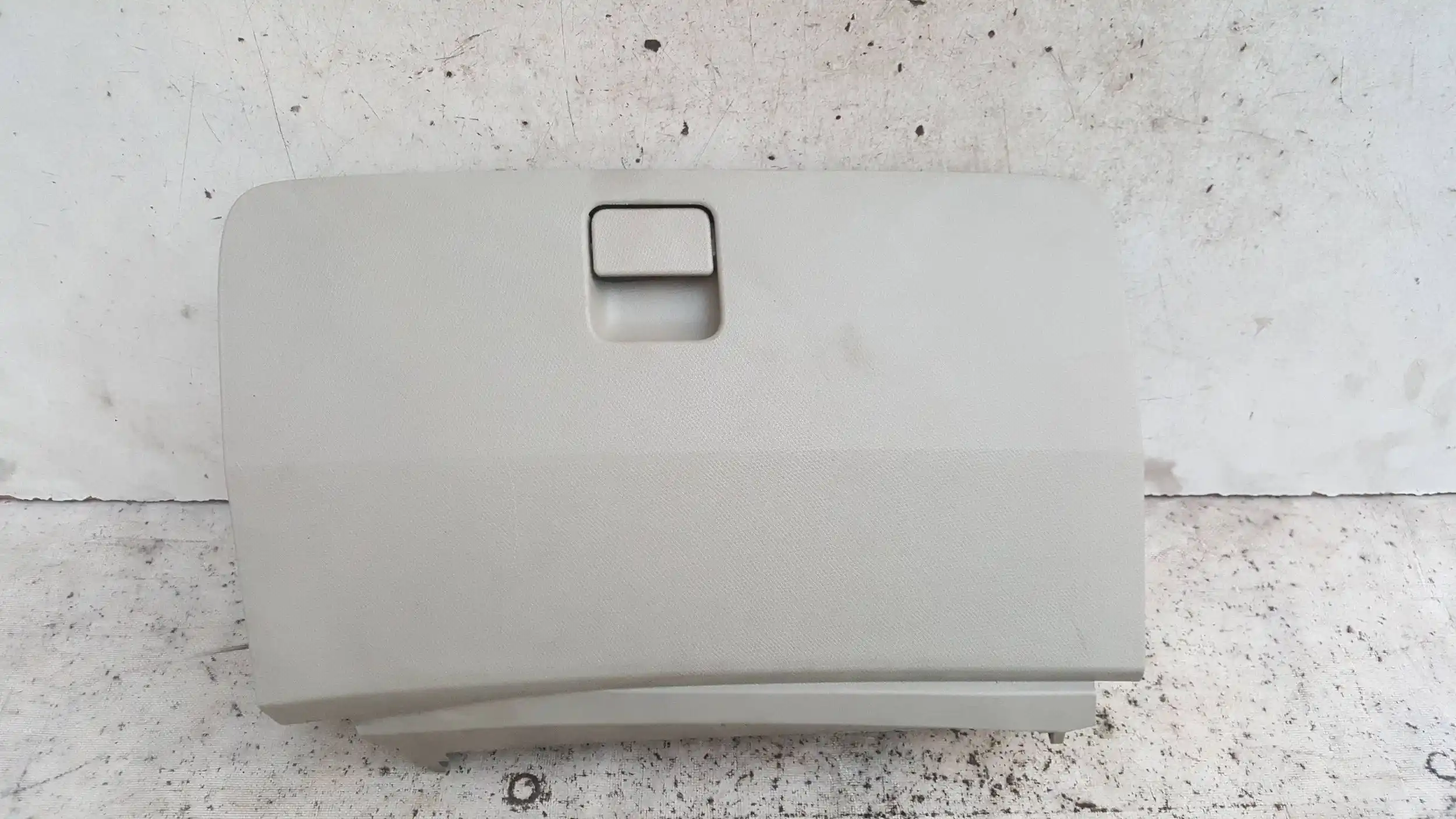 SCHOWEK PÓŁKA PASAŻERA 68510AX700 NISSAN MICRA K12 03-