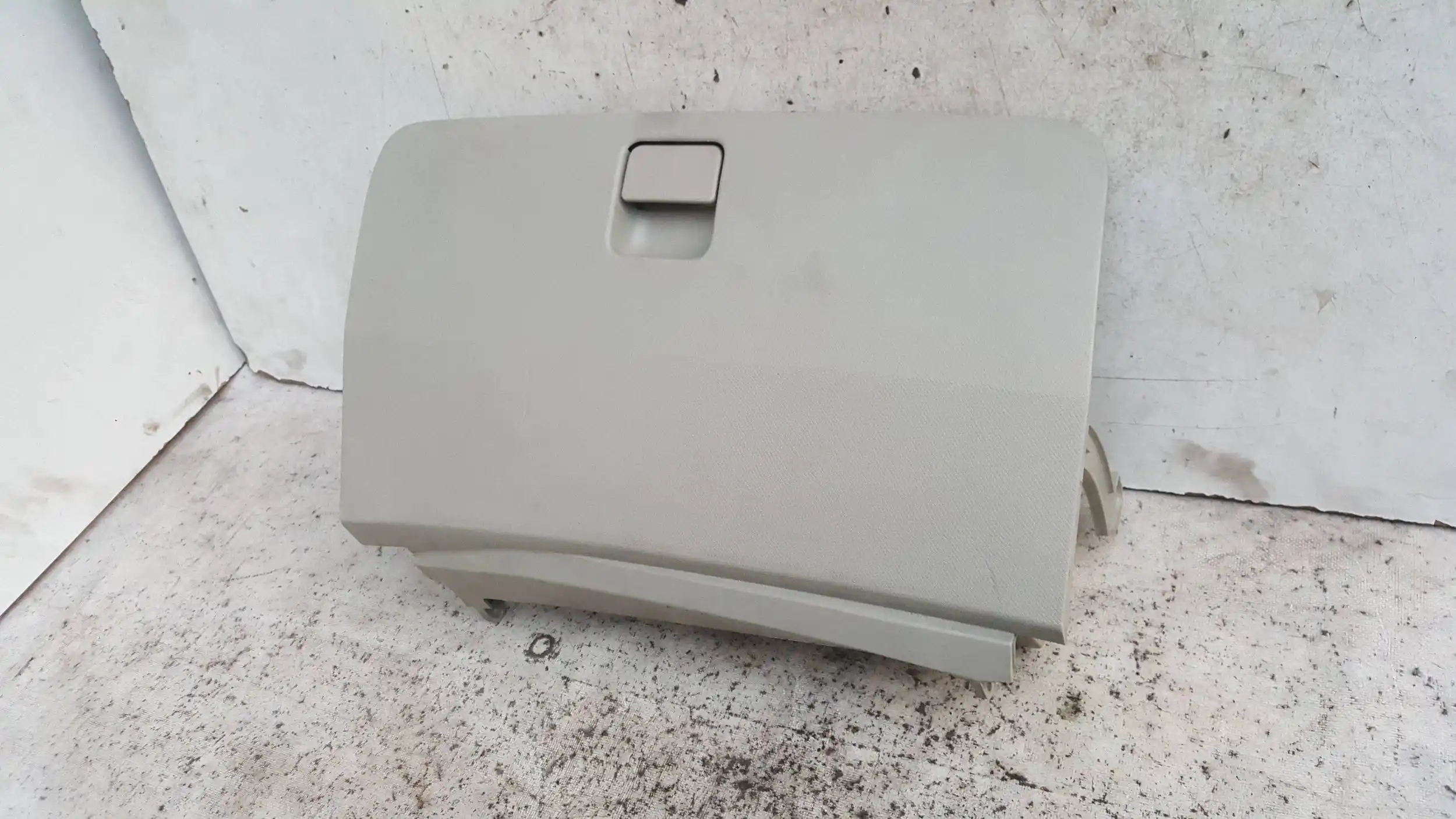 SCHOWEK PÓŁKA PASAŻERA 68510AX700 NISSAN MICRA K12 03-