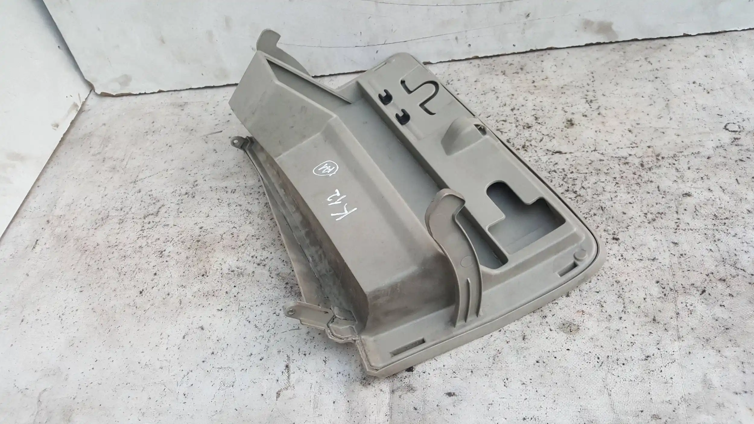 SCHOWEK PÓŁKA PASAŻERA 68510AX700 NISSAN MICRA K12 03-