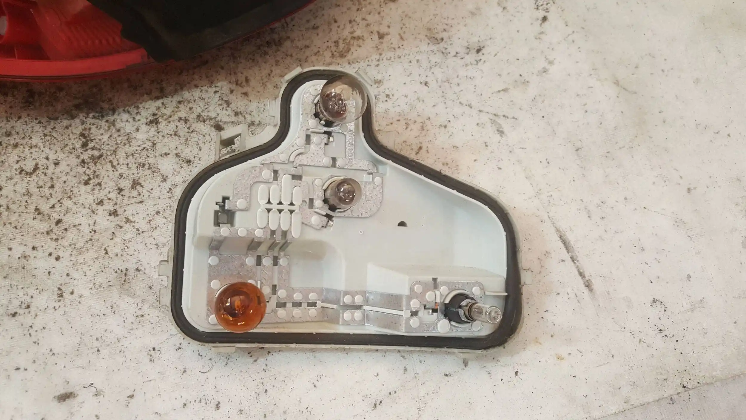 LAMPA LEWY TYŁ TYLNA AUDI A3 8P 3D 03-08