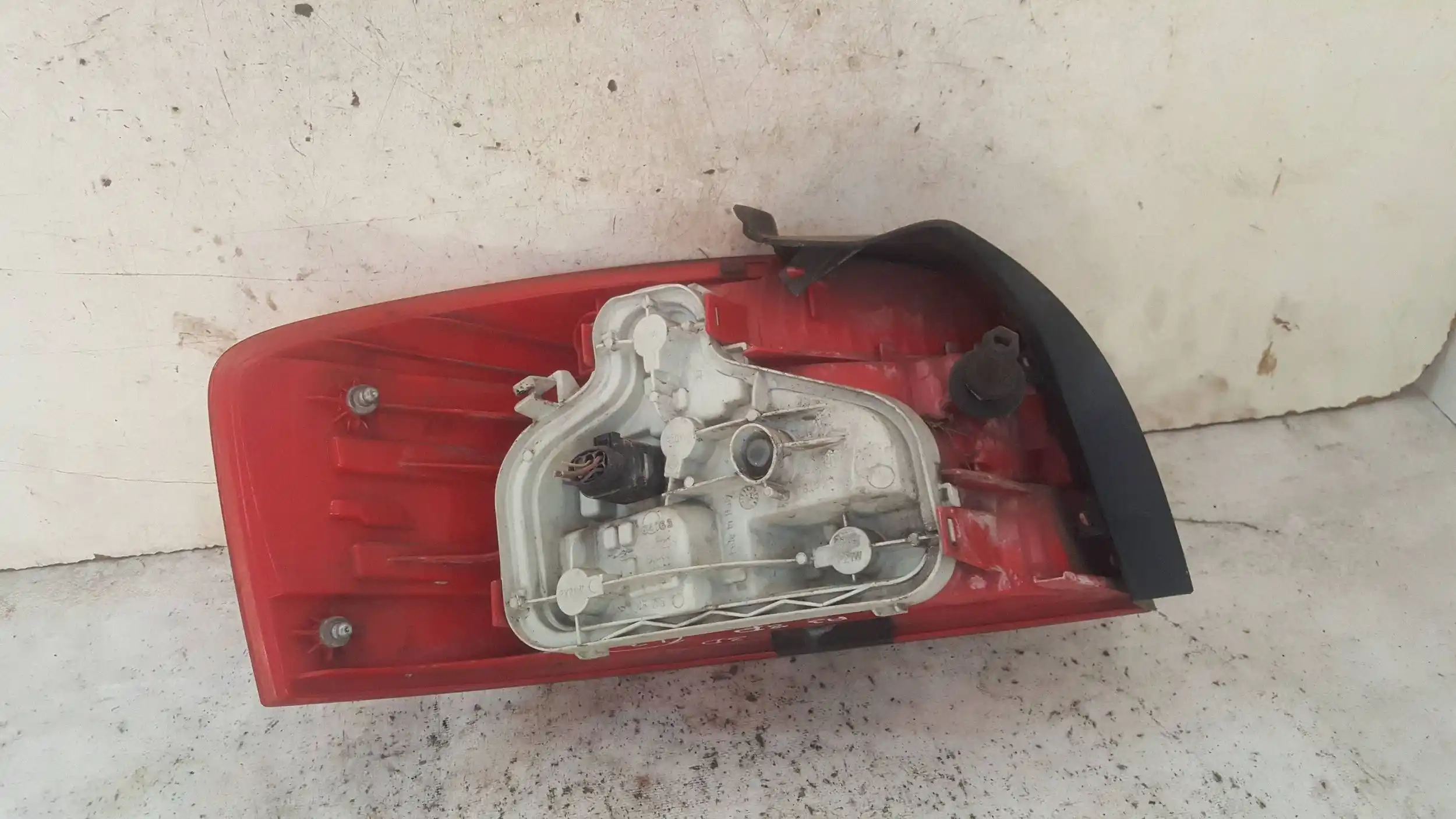 LAMPA PRAWY TYŁ TYLNA AUDI A3 8P 3D 03-08