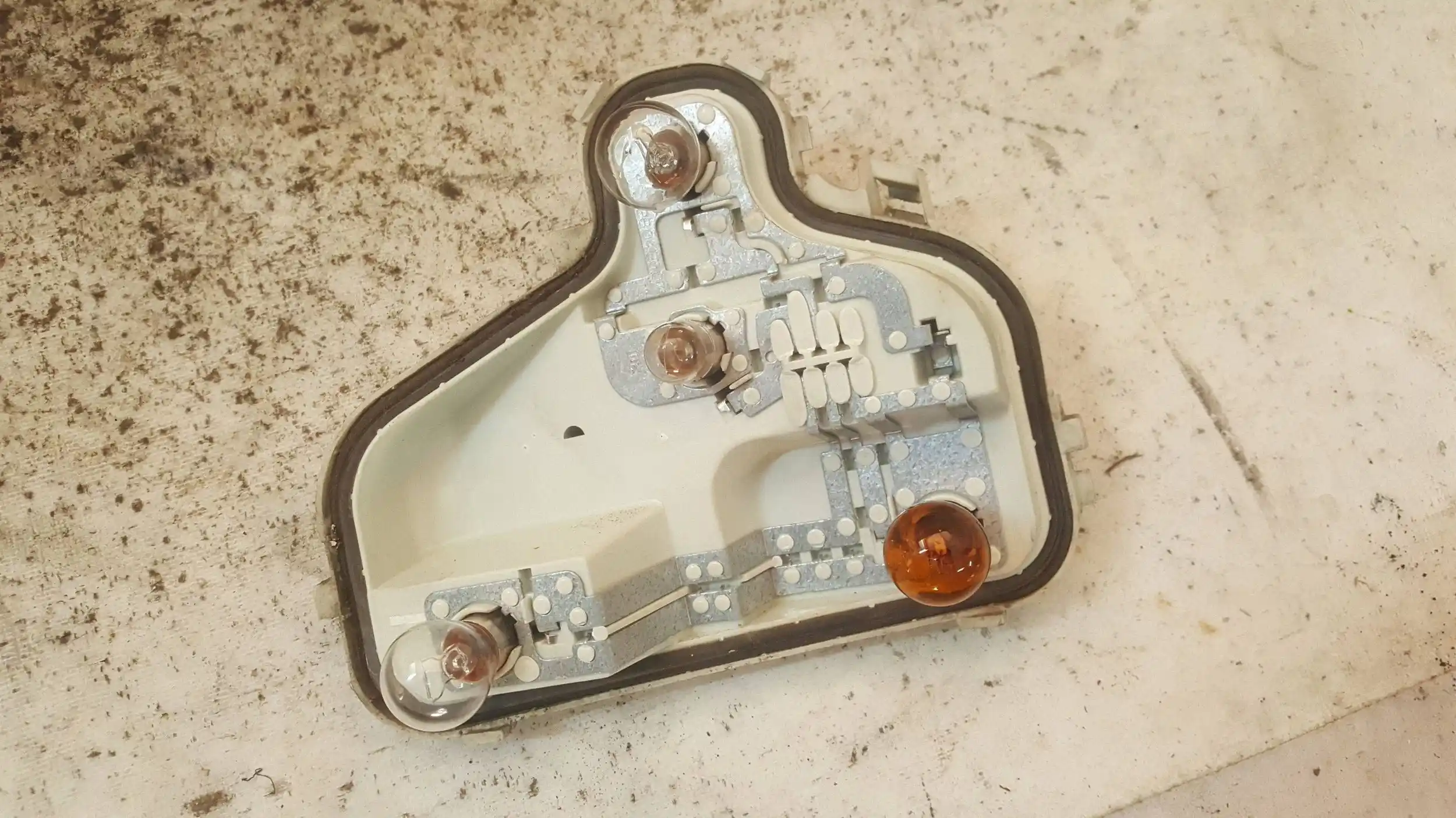 LAMPA PRAWY TYŁ TYLNA AUDI A3 8P 3D 03-08