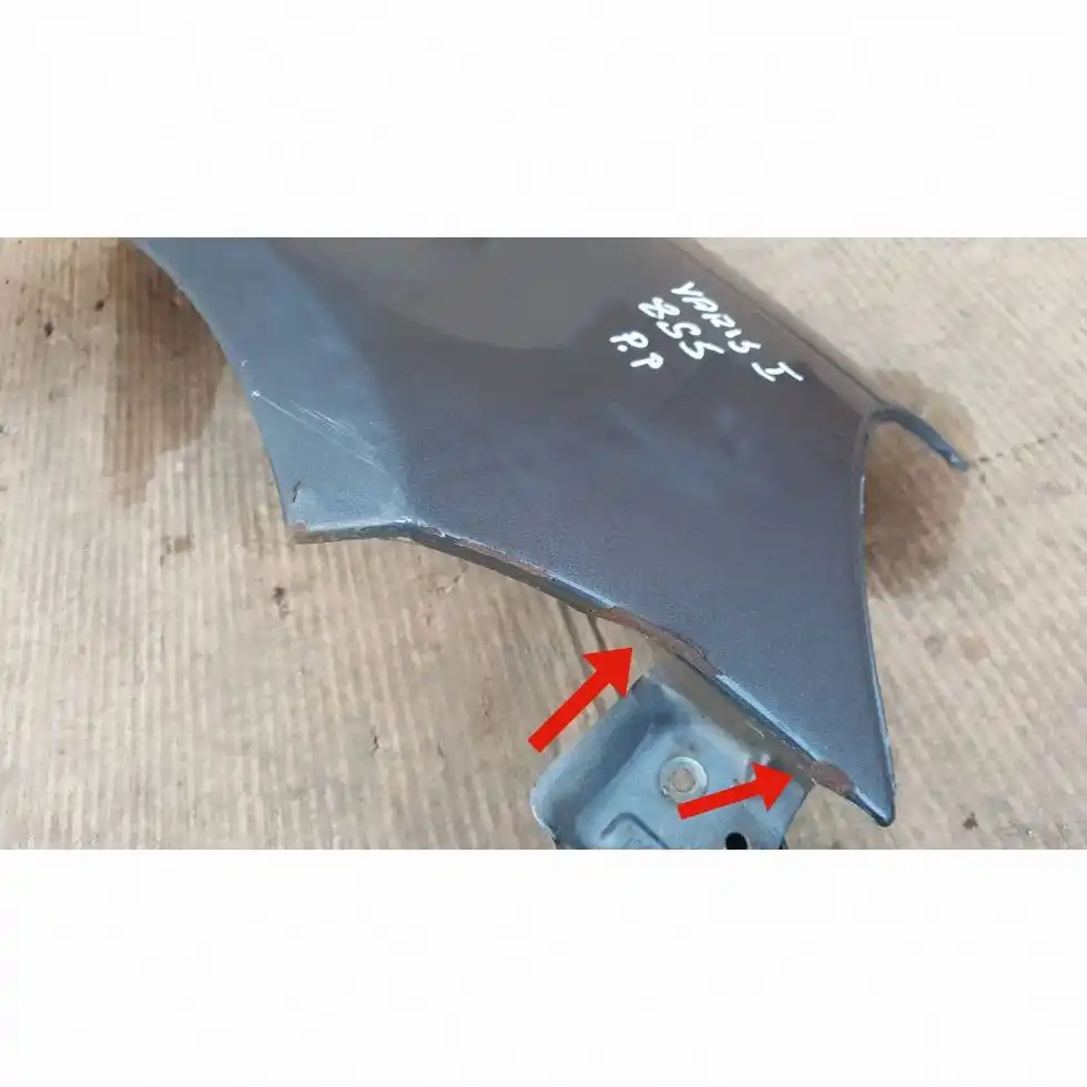 BŁOTNIK PRAWY PRZÓD PRZEDNI TOYOTA YARIS I 99- 8S5