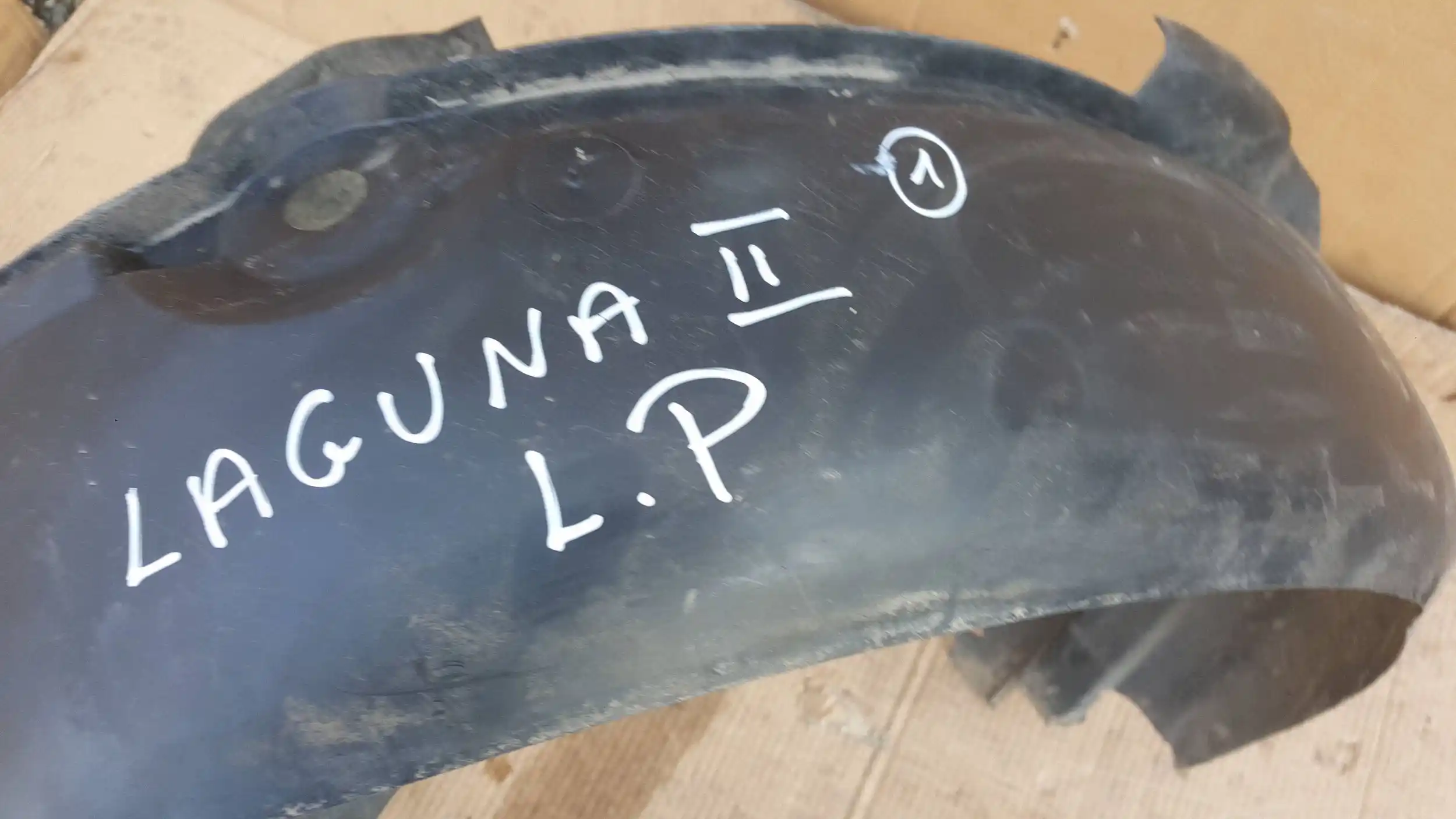 NADKOLE LEWY PRZÓD PRZEDNIE RENAULT LAGUNA II 01-