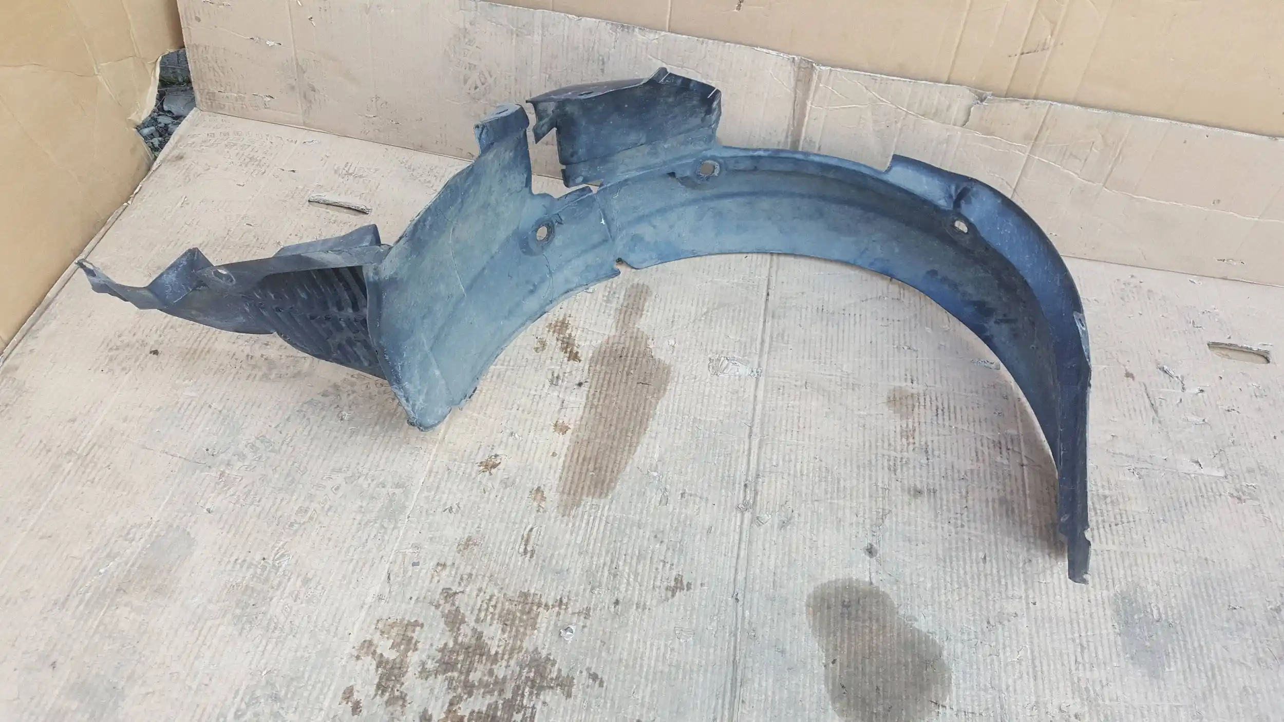 NADKOLE PRAWY PRZÓD PRZEDNIE RENAULT LAGUNA II 01-