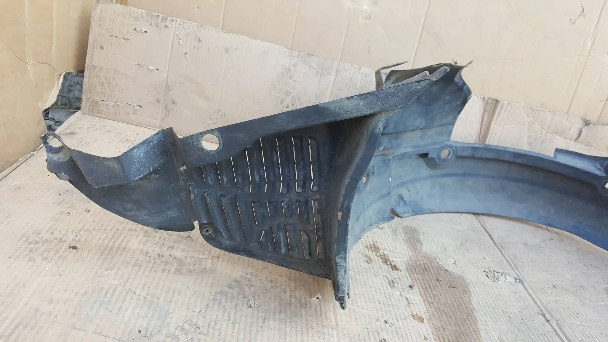 NADKOLE PRAWY PRZÓD PRZEDNIE RENAULT LAGUNA II 01-