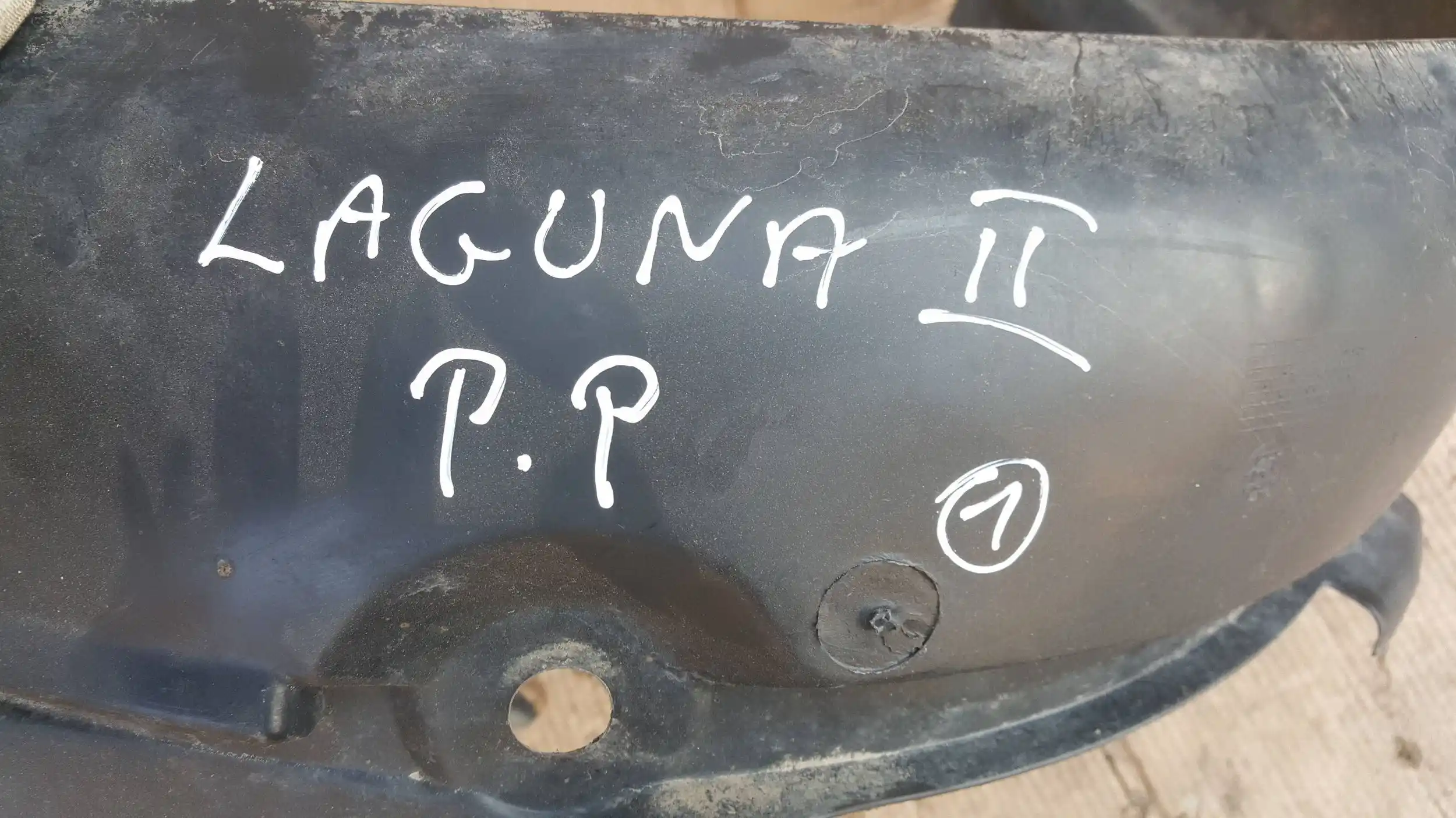 NADKOLE PRAWY PRZÓD PRZEDNIE RENAULT LAGUNA II 01-
