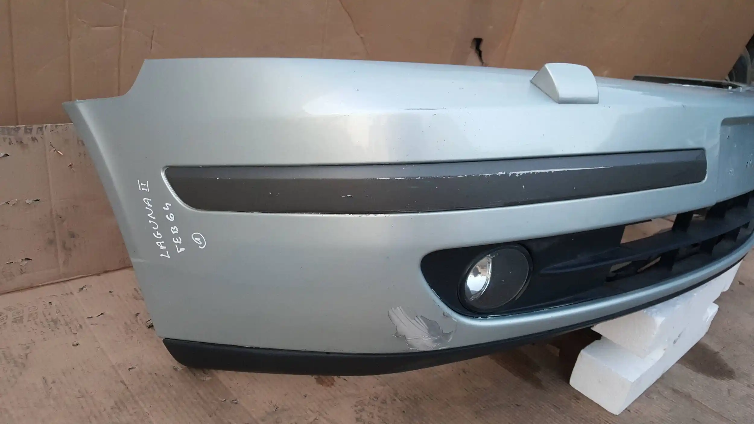 ZDERZAK PRZÓD PRZEDNI XENON RENAULT LAGUNA II 01-05 TEB64