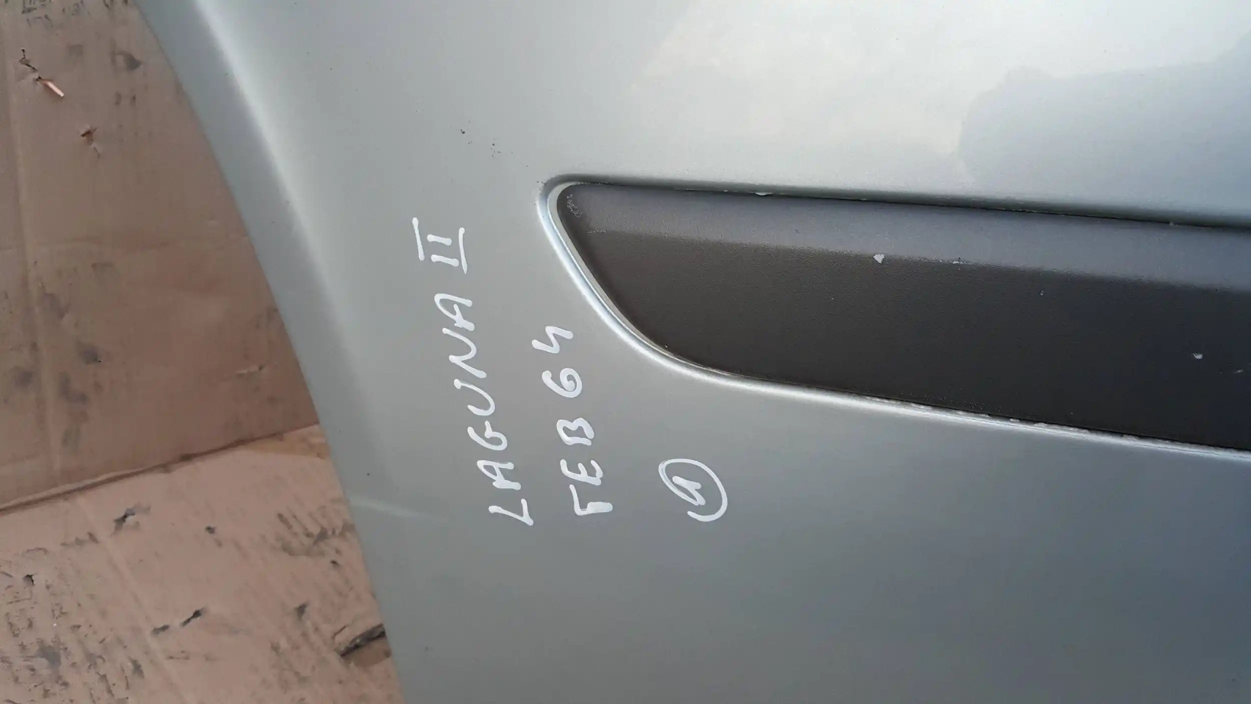 ZDERZAK PRZÓD PRZEDNI XENON RENAULT LAGUNA II 01-05 TEB64