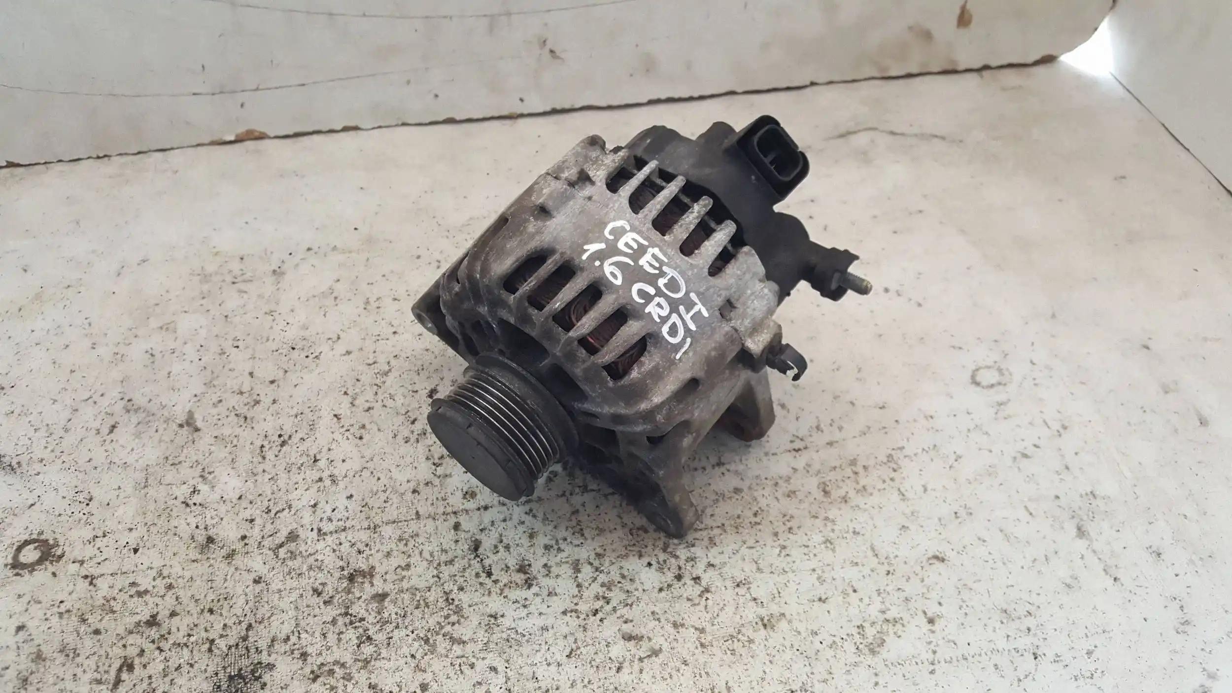 ALTERNATOR 373002A500 KIA CEED I 1.6 CRDI 06-