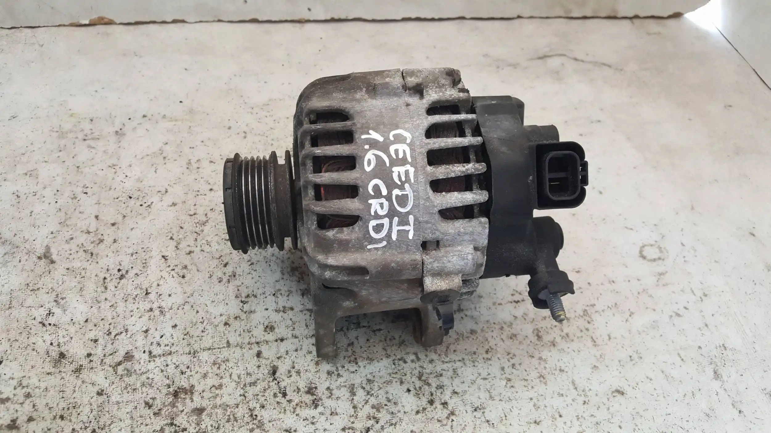 ALTERNATOR 373002A500 KIA CEED I 1.6 CRDI 06-