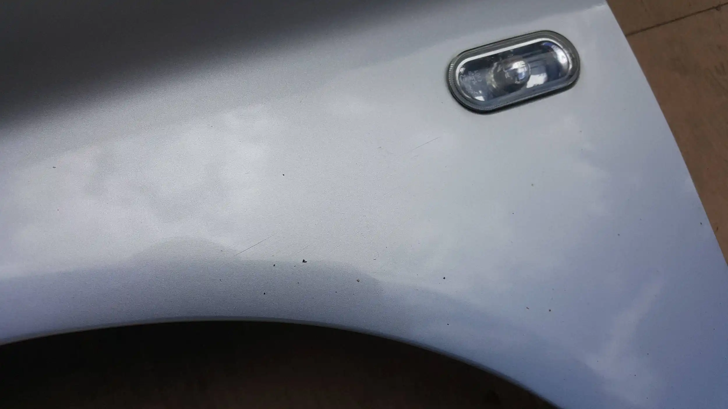 BŁOTNIK LEWY PRZÓD PRZEDNI SEAT IBIZA III 6L1 CORDOBA II 6L2 02- LS7N