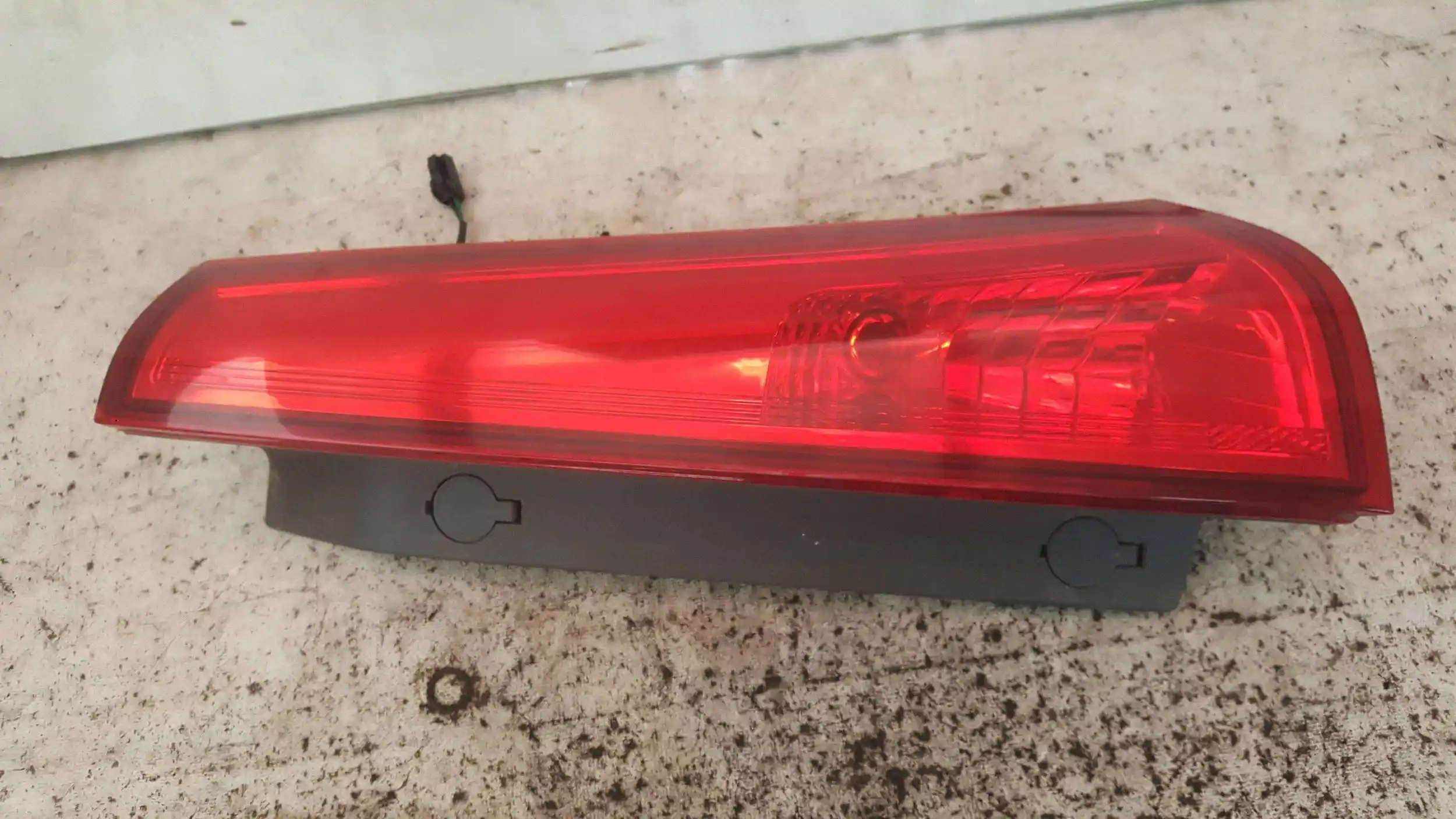 LAMPA PRAWY TYŁ TYLNA KIA CEED I KOMBI 06-09