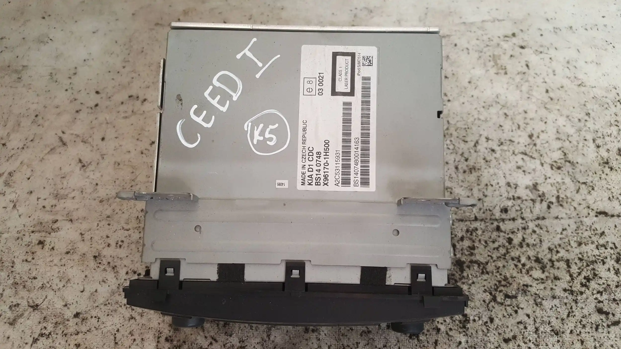 RADIO RADIOODTWARZACZ CD X961701H500 KIA CEED I 06-09