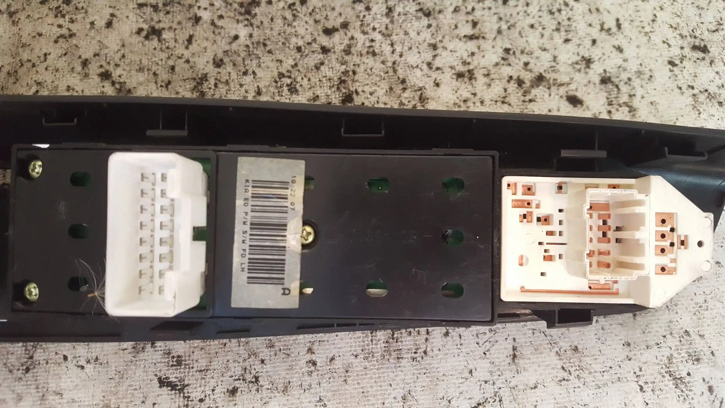 PANEL SZYB LUSTEREK LEWY PRZÓD KIEROWCY 823511H010 KIA CEED I 06-