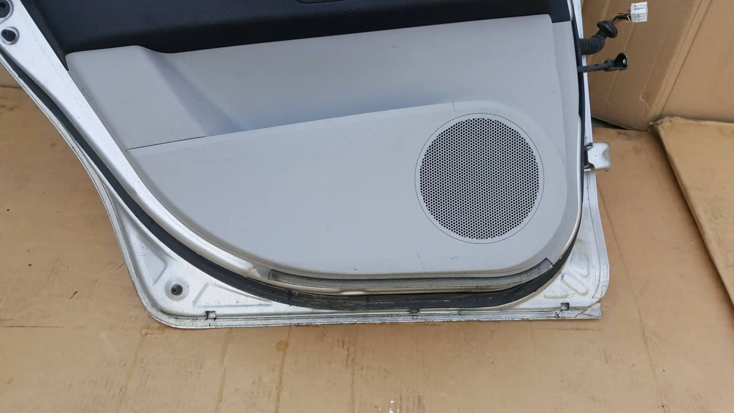 DRZWI LEWY TYŁ TYLNE KIA CEED I KOMBI 06- LAK.9S