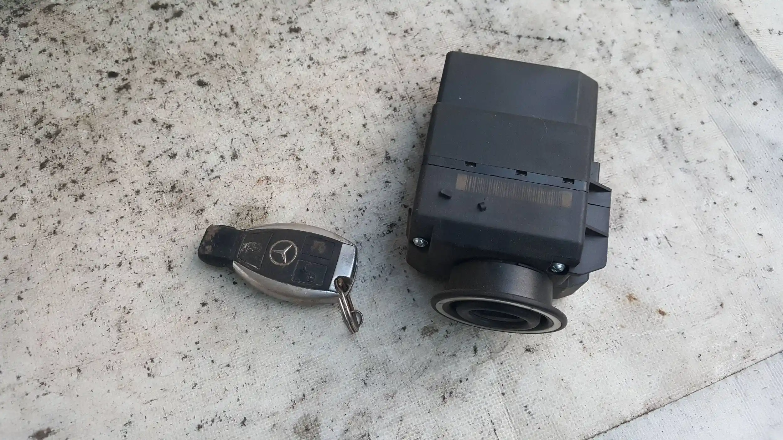 KOMPUTER A1111533479 5WK90419 ZESTAW IMMO MERCEDES C KLASA W203 2.0 16V 00-
