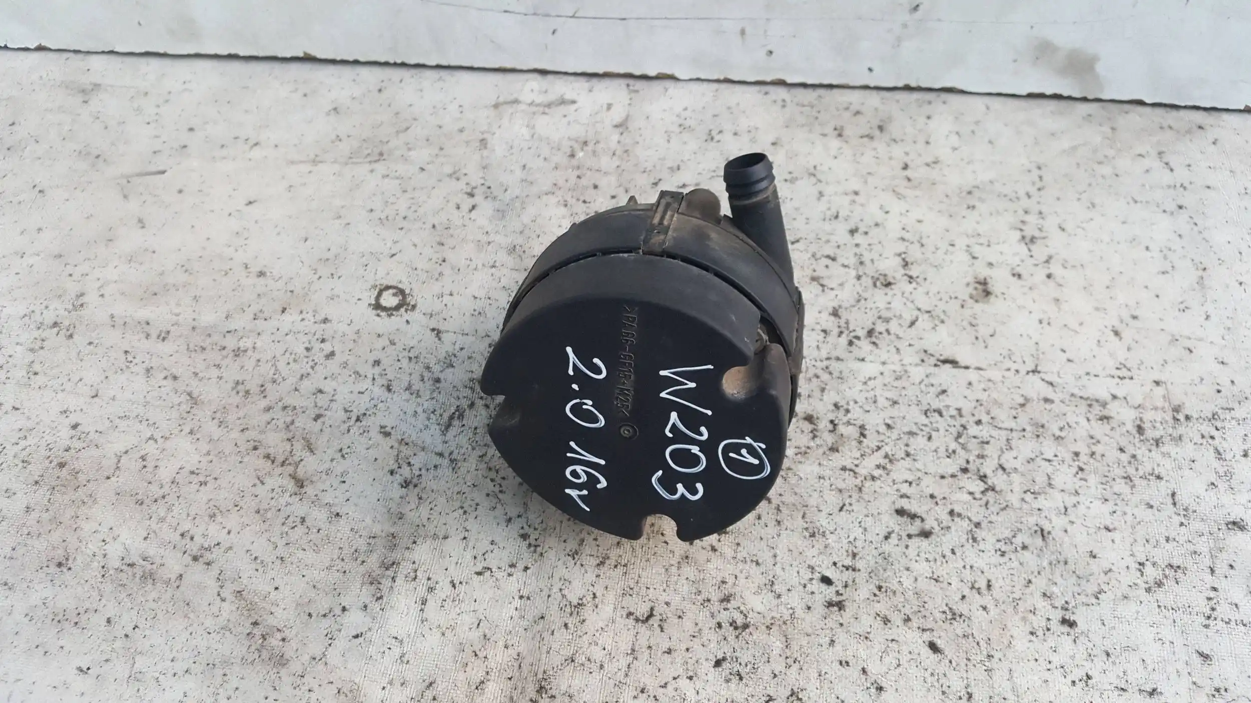 POMPA POWIETRZA WTÓRNEGO 0580000018 A0001404285 MERCEDES W203 2.0 16V 00-