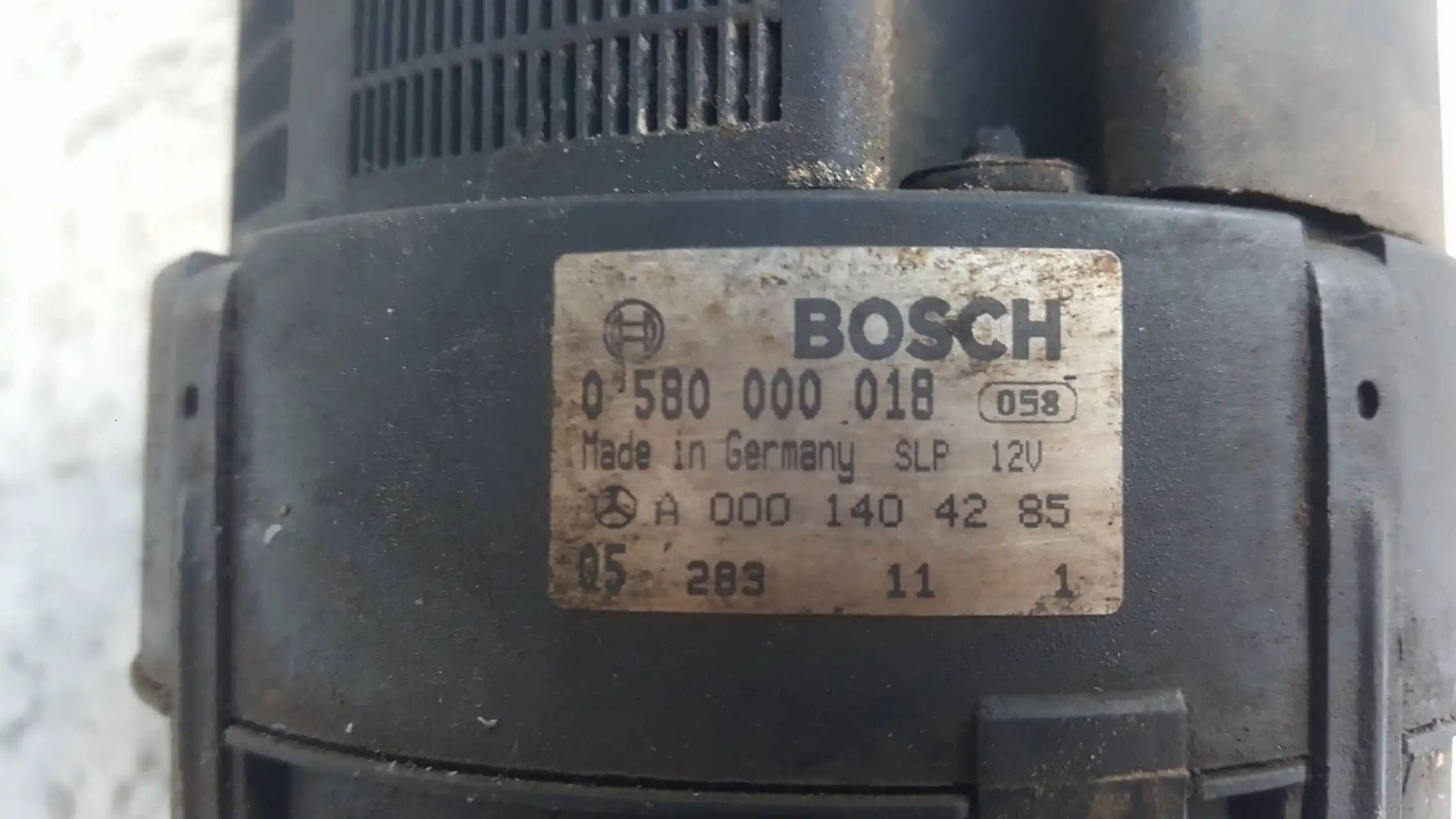 POMPA POWIETRZA WTÓRNEGO 0580000018 A0001404285 MERCEDES W203 2.0 16V 00-