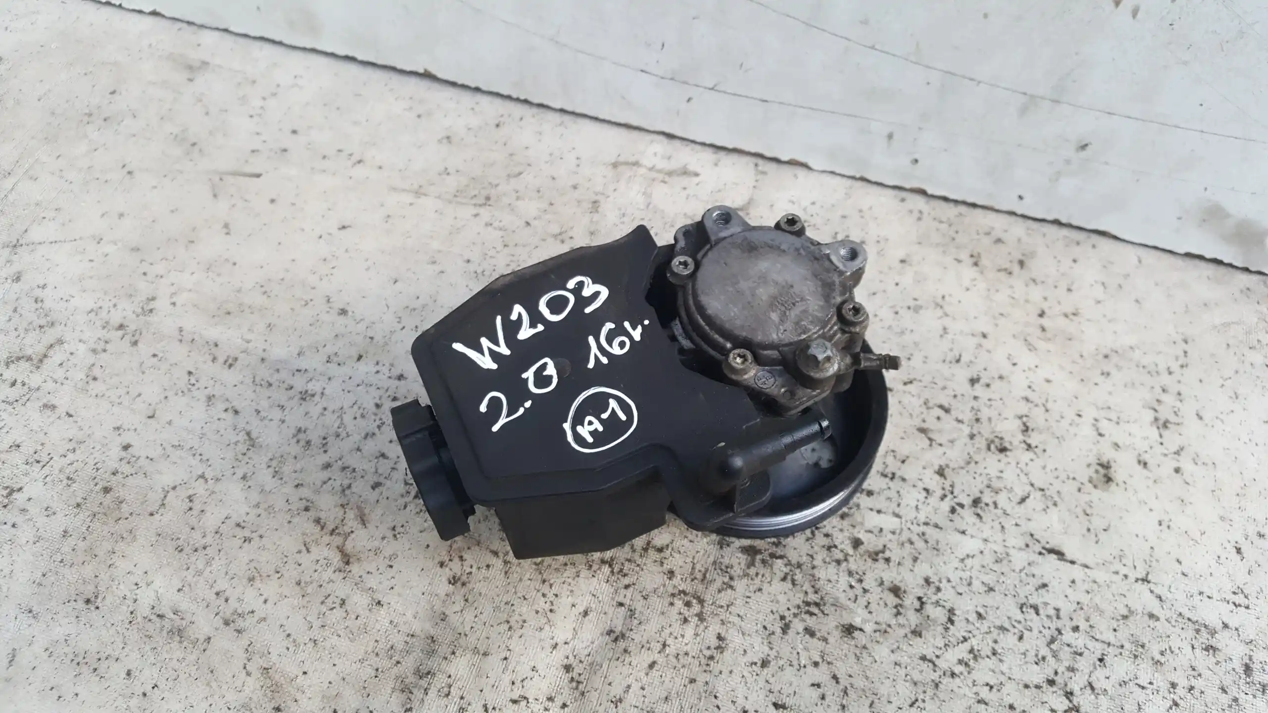POMPA WSPOMAGANIA 0024662901 2107929 MERCEDES C KLASA W203 2.0 16V 00-