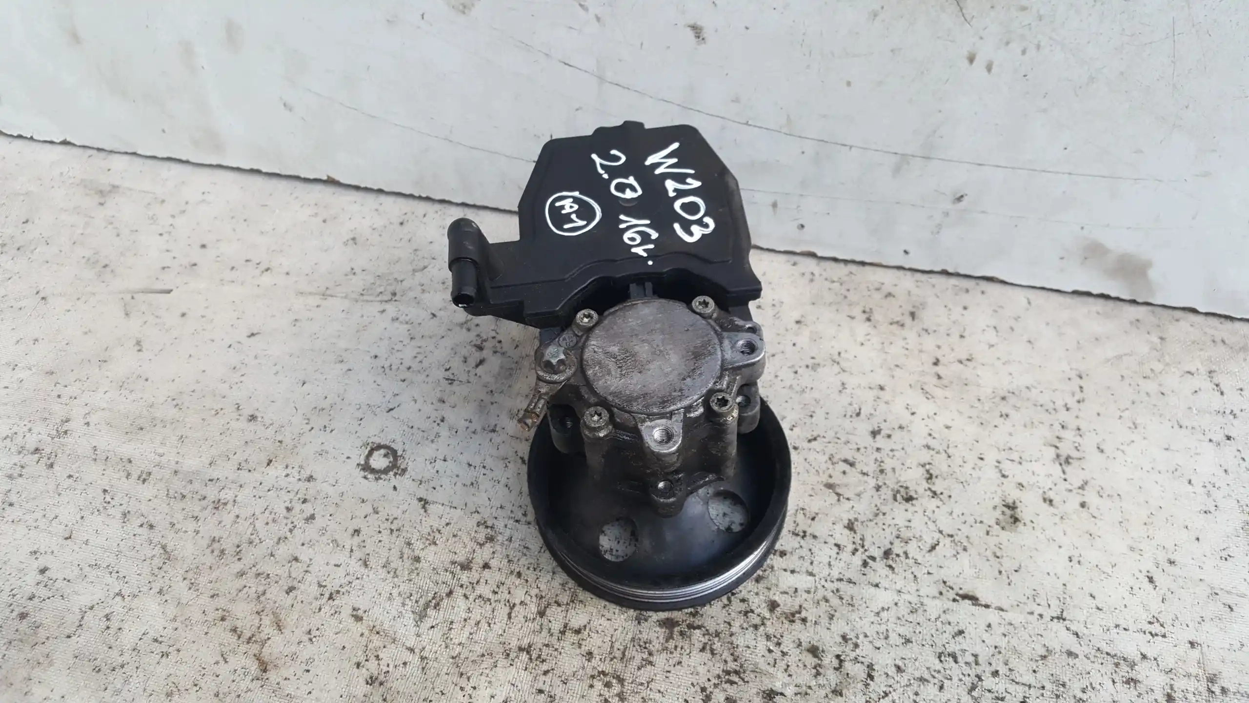 POMPA WSPOMAGANIA 0024662901 2107929 MERCEDES C KLASA W203 2.0 16V 00-