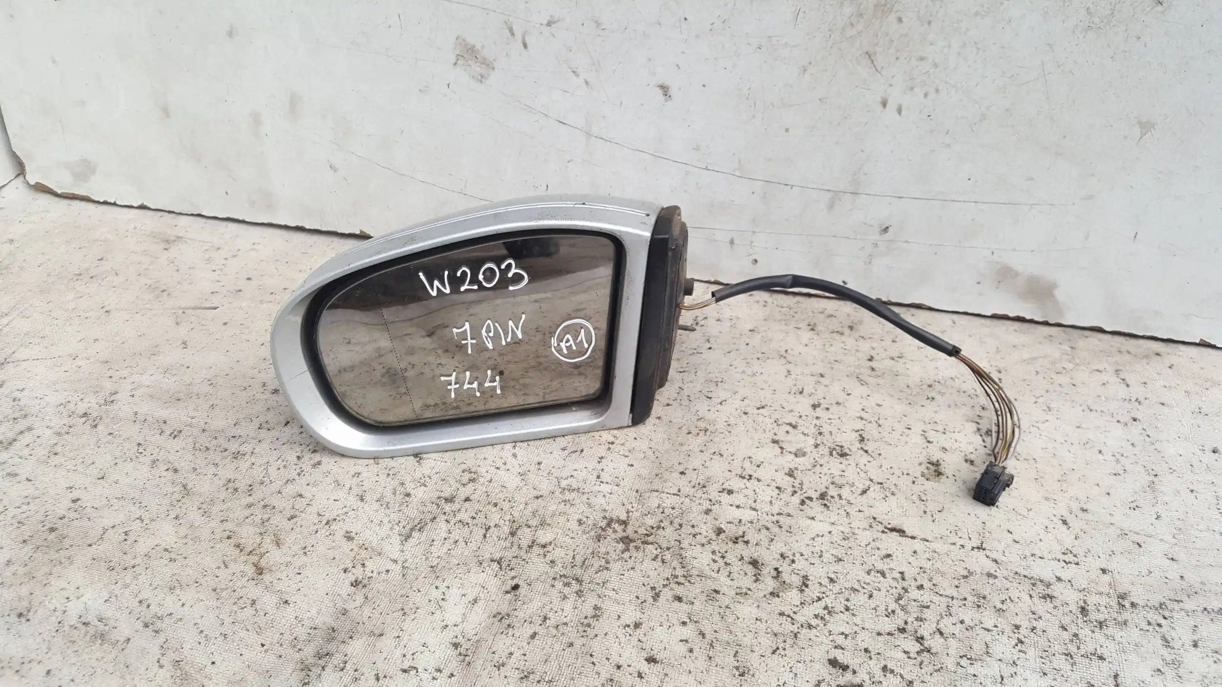 LUSTERKO LEWE ELEKTRYCZNE 7 PIN MERCEDES C KLASA W203 00-04 744