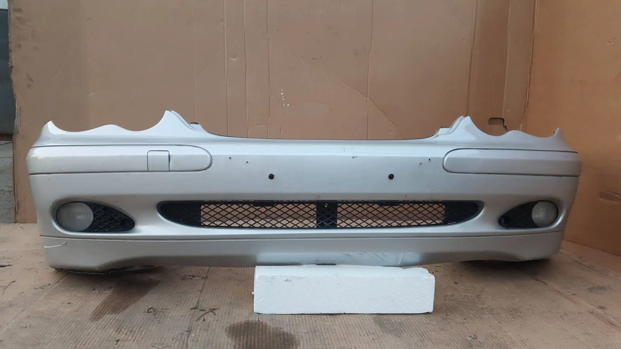 ZDERZAK PRZÓD PRZEDNI MERCEDES C KLASA W203 00-04 744