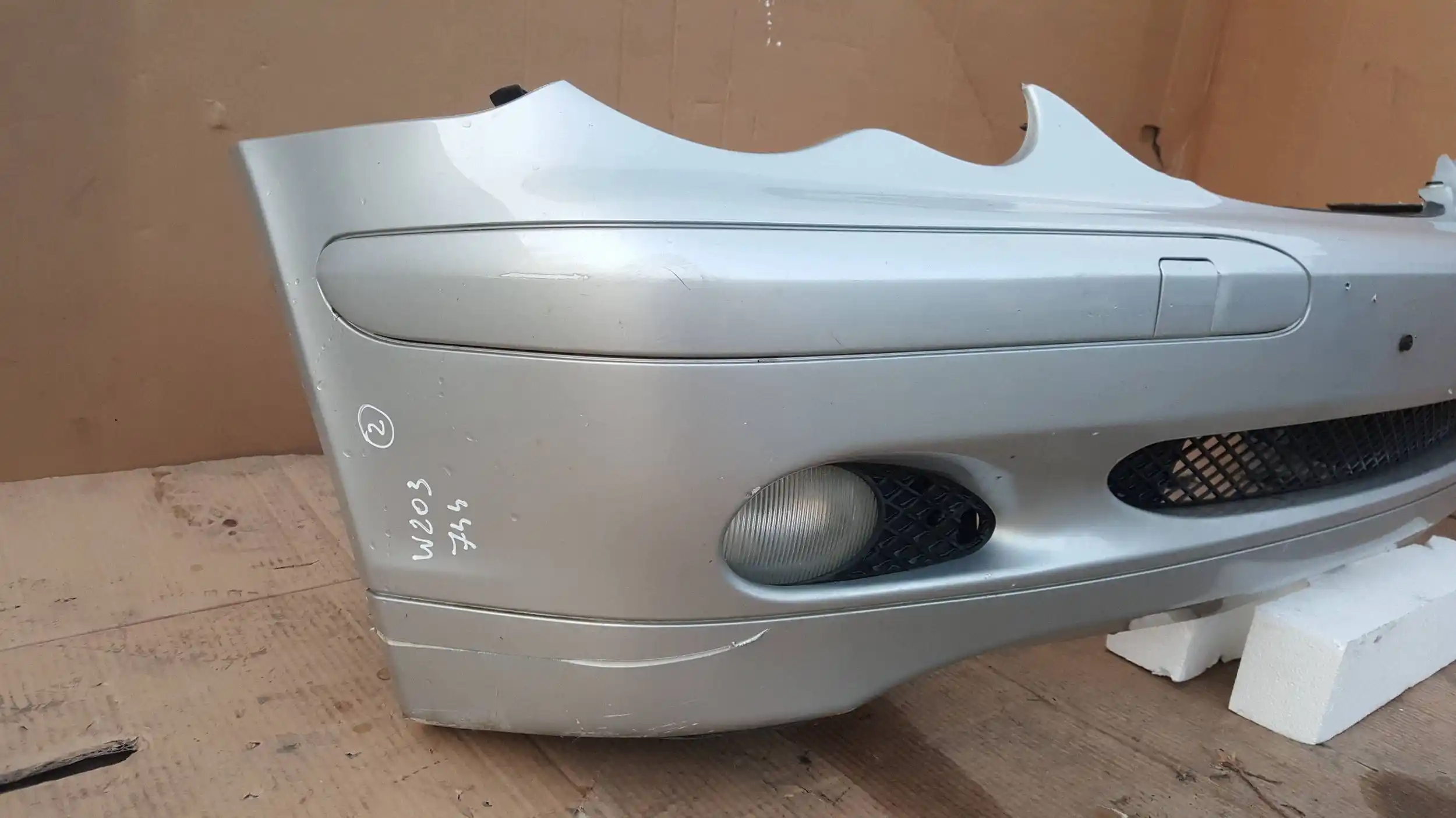 ZDERZAK PRZÓD PRZEDNI MERCEDES C KLASA W203 00-04 744