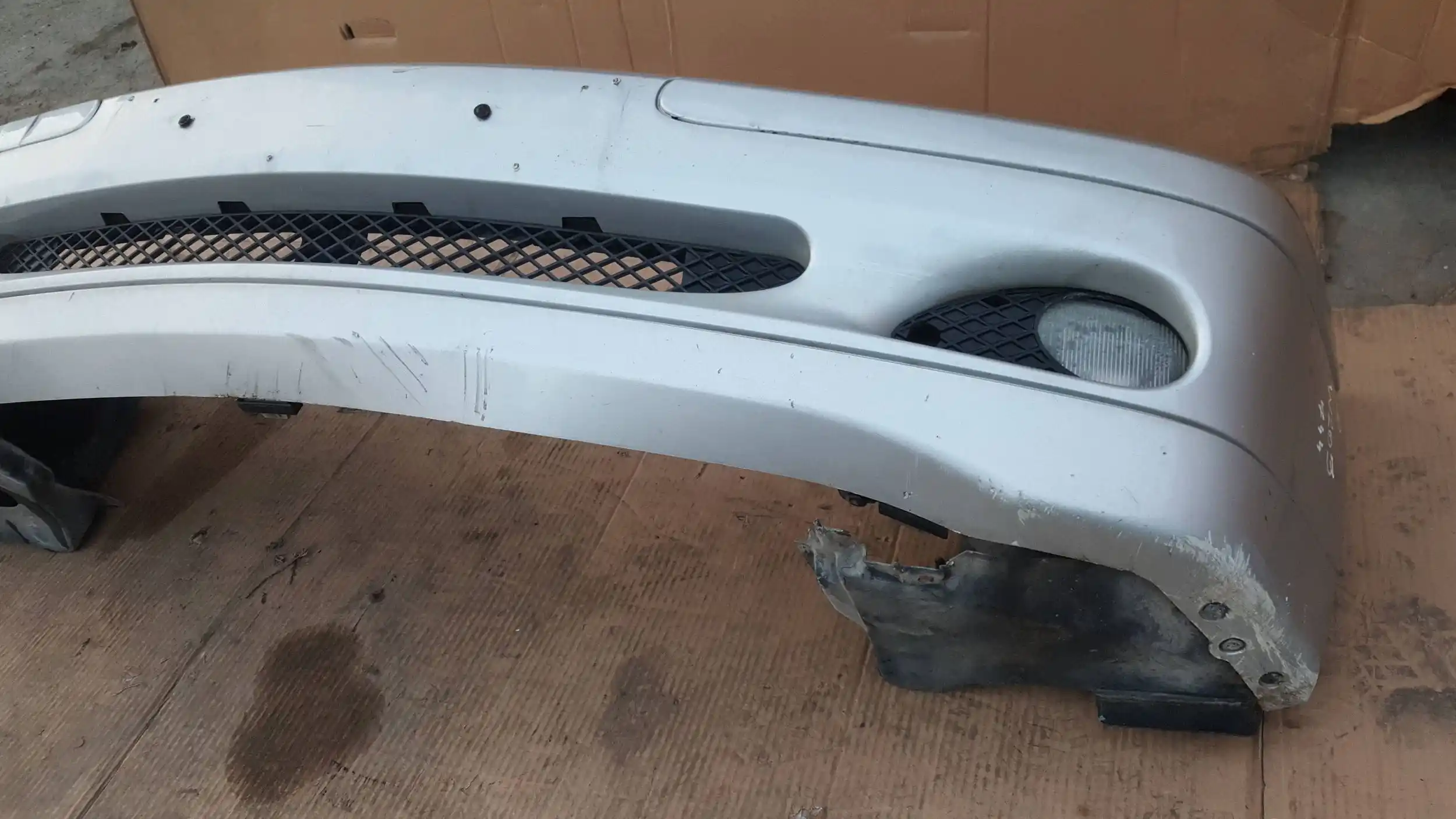 ZDERZAK PRZÓD PRZEDNI MERCEDES C KLASA W203 00-04 744