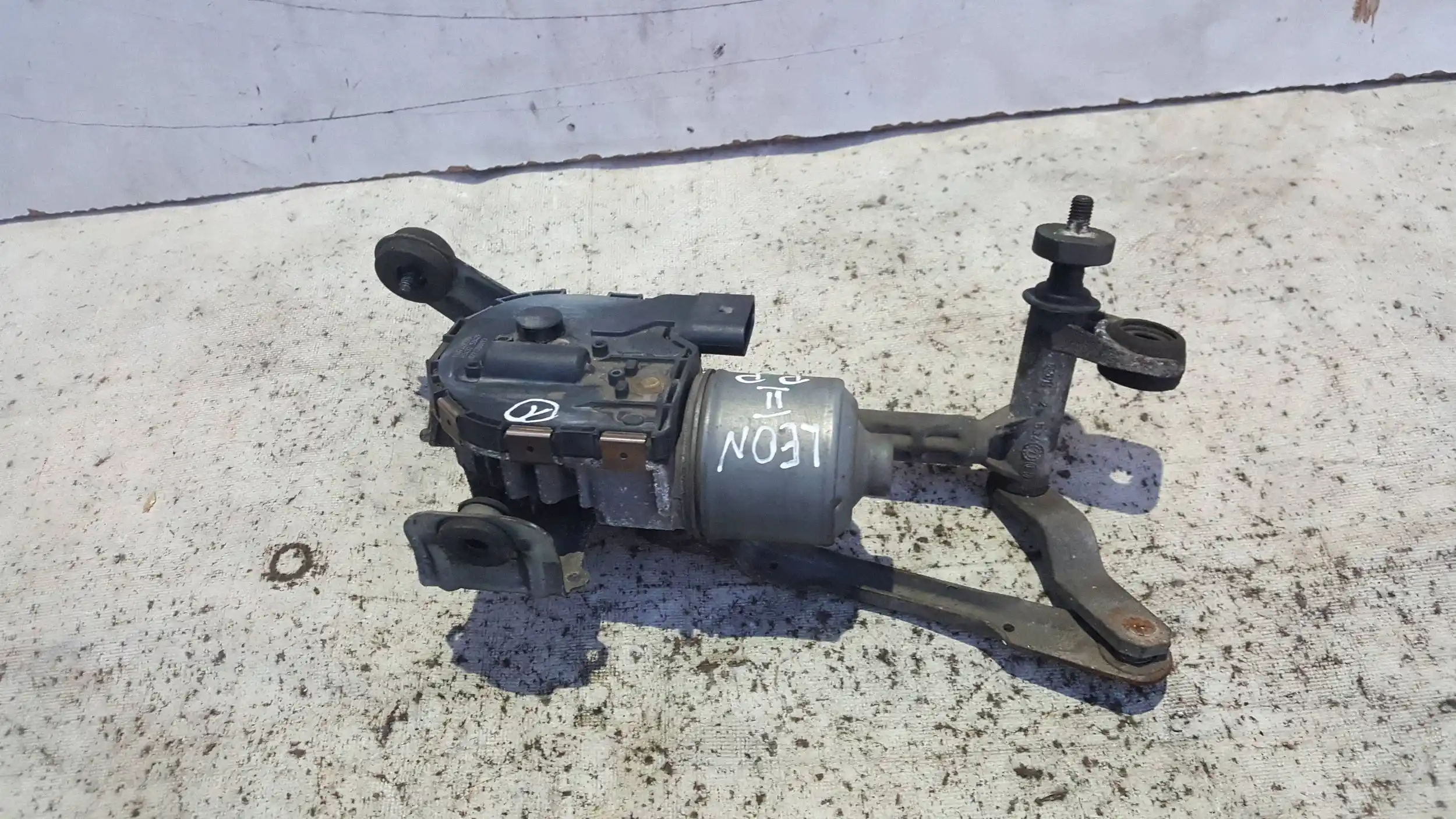 MECHANIZM WYCIERACZEK PRAWY PRZÓD 3397020918 1P0955024B SEAT LEON II 05-