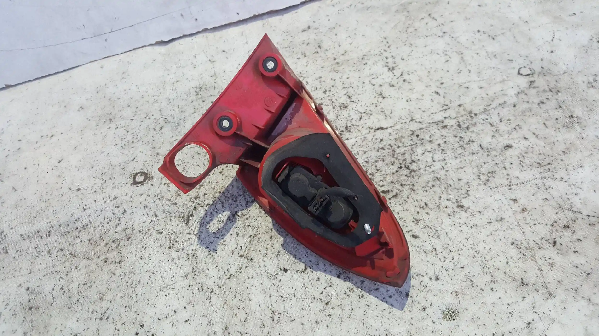 LAMPA PRAWY TYŁ TYLNA SEAT LEON II 05-09