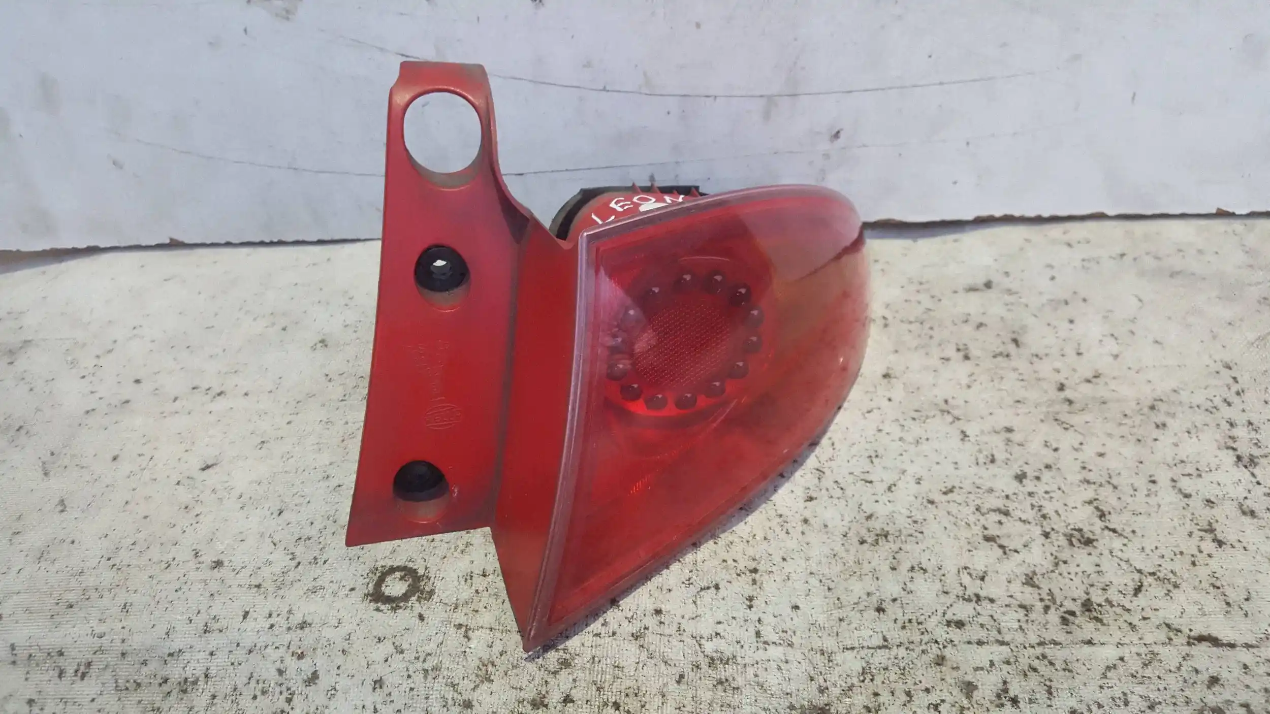 LAMPA PRAWY TYŁ TYLNA SEAT LEON II 05-09