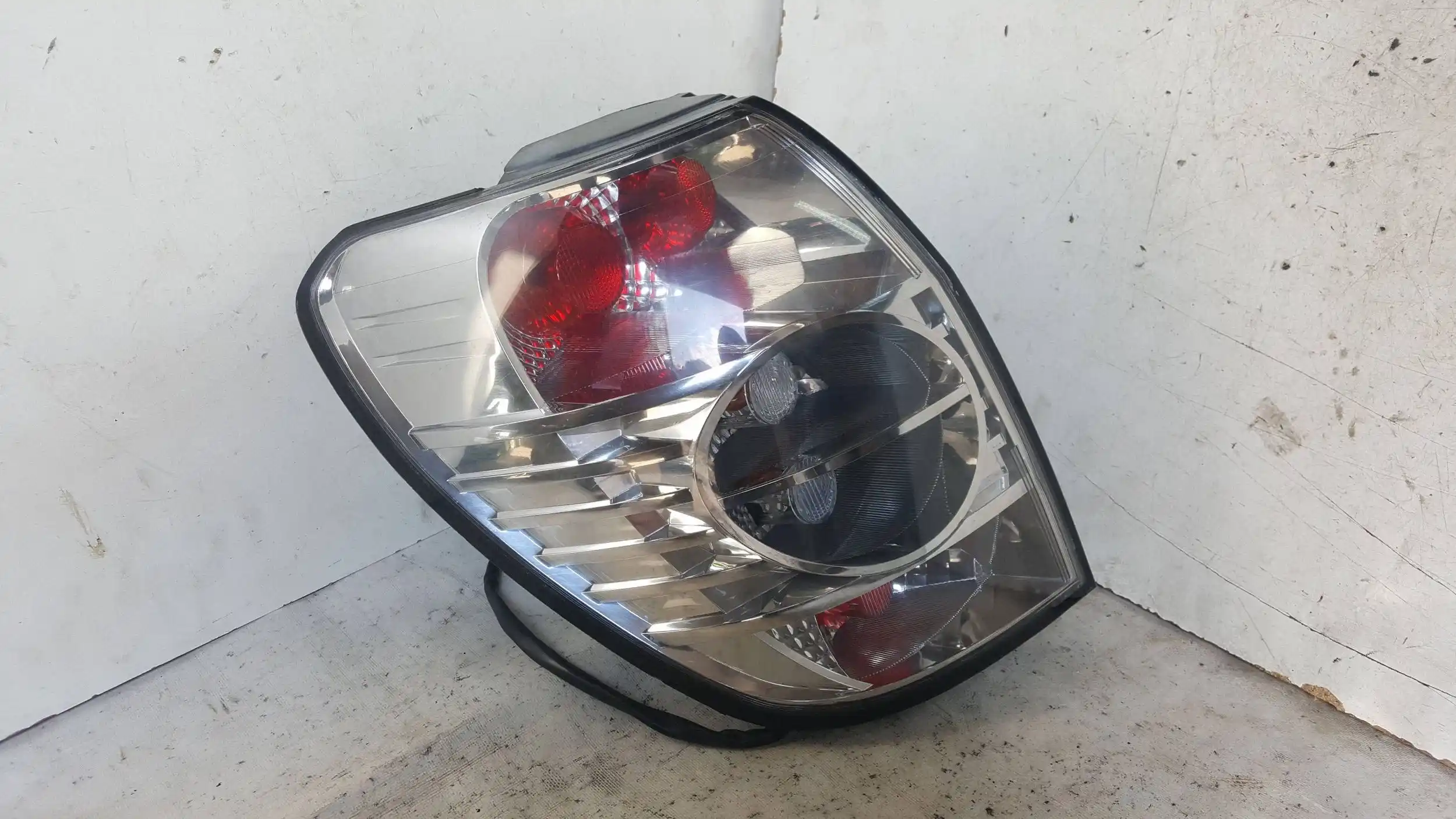 LAMPA LEWY TYŁ TYLNA CHEVROLET CAPTIVA I LIFT 11-15