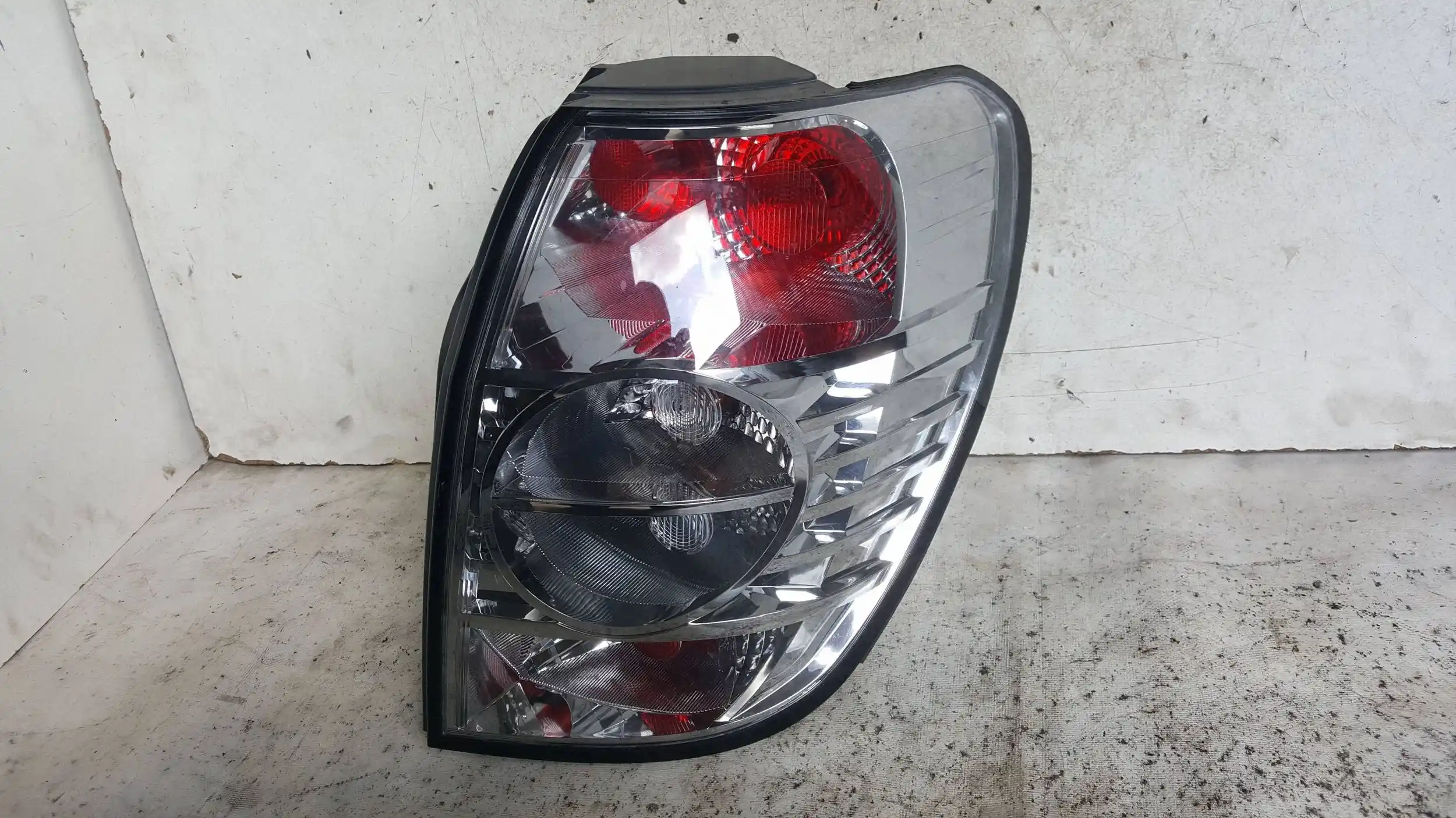 LAMPA PRAWY TYŁ TYLNA CHEVROLET CAPTIVA I LIFT 11-15