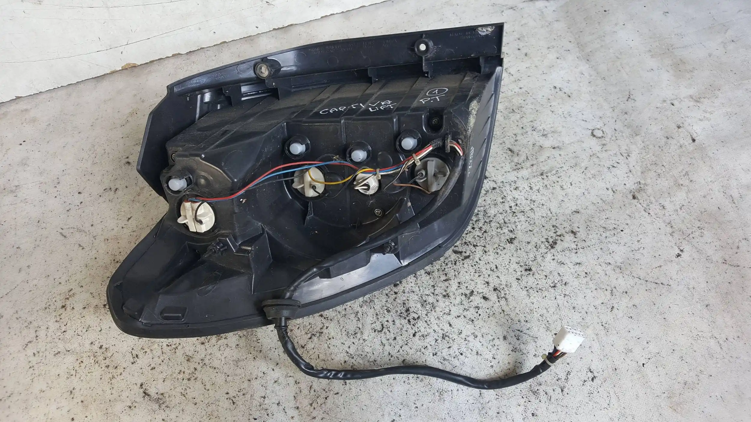 LAMPA PRAWY TYŁ TYLNA CHEVROLET CAPTIVA I LIFT 11-15