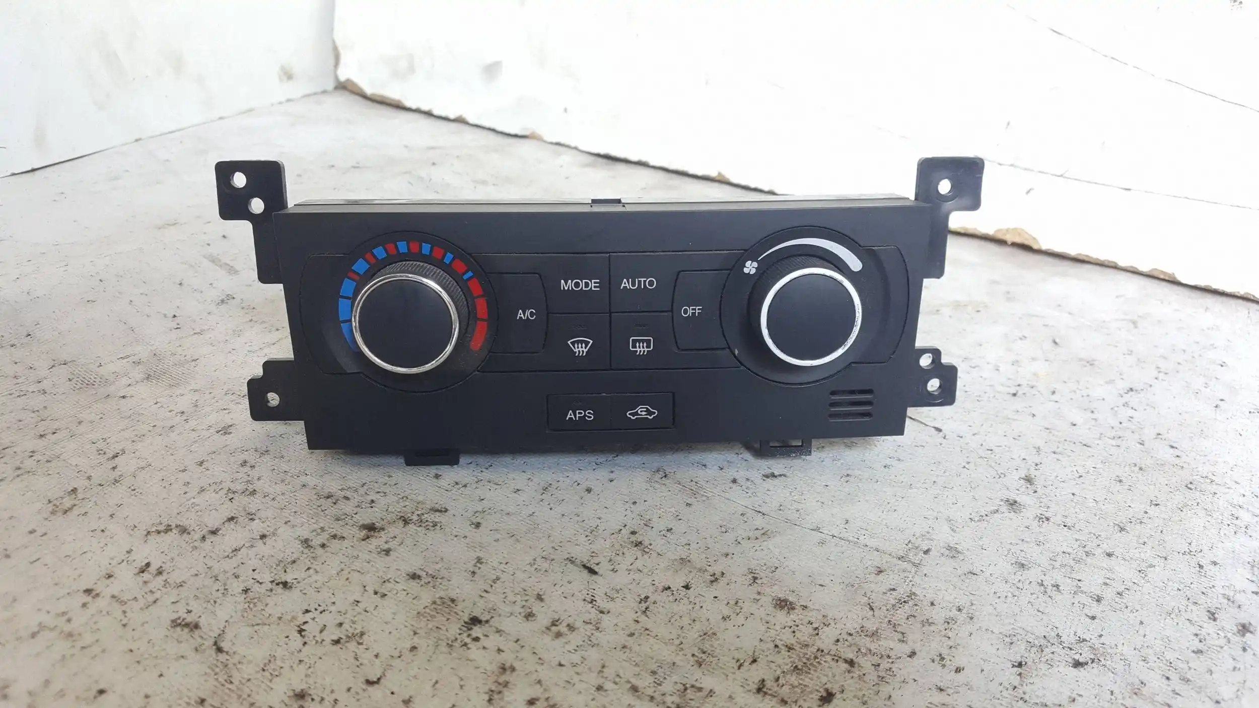 PANEL NAWIEWU KLIMATYZACJI 20992755 CHEVROLET CAPTIVA I LIFT 11-