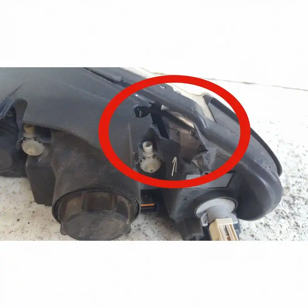 LAMPA PRAWY PRZÓD PRZEDNIA CHEVROLET CAPTIVA I LIFT 11-15