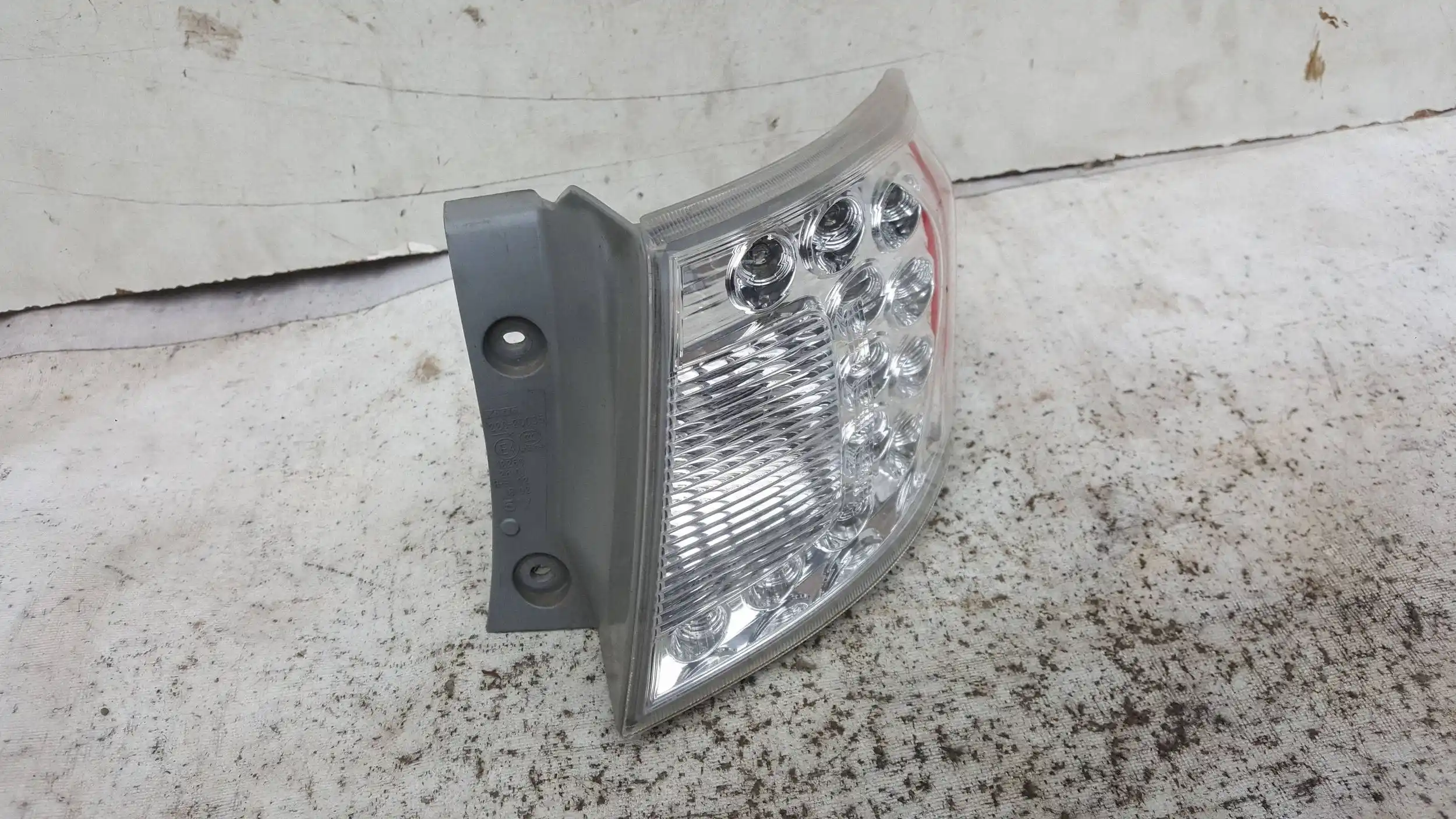 LAMPA PRAWY TYŁ TYLNA SUBARU IMPREZA III GH HB 07-