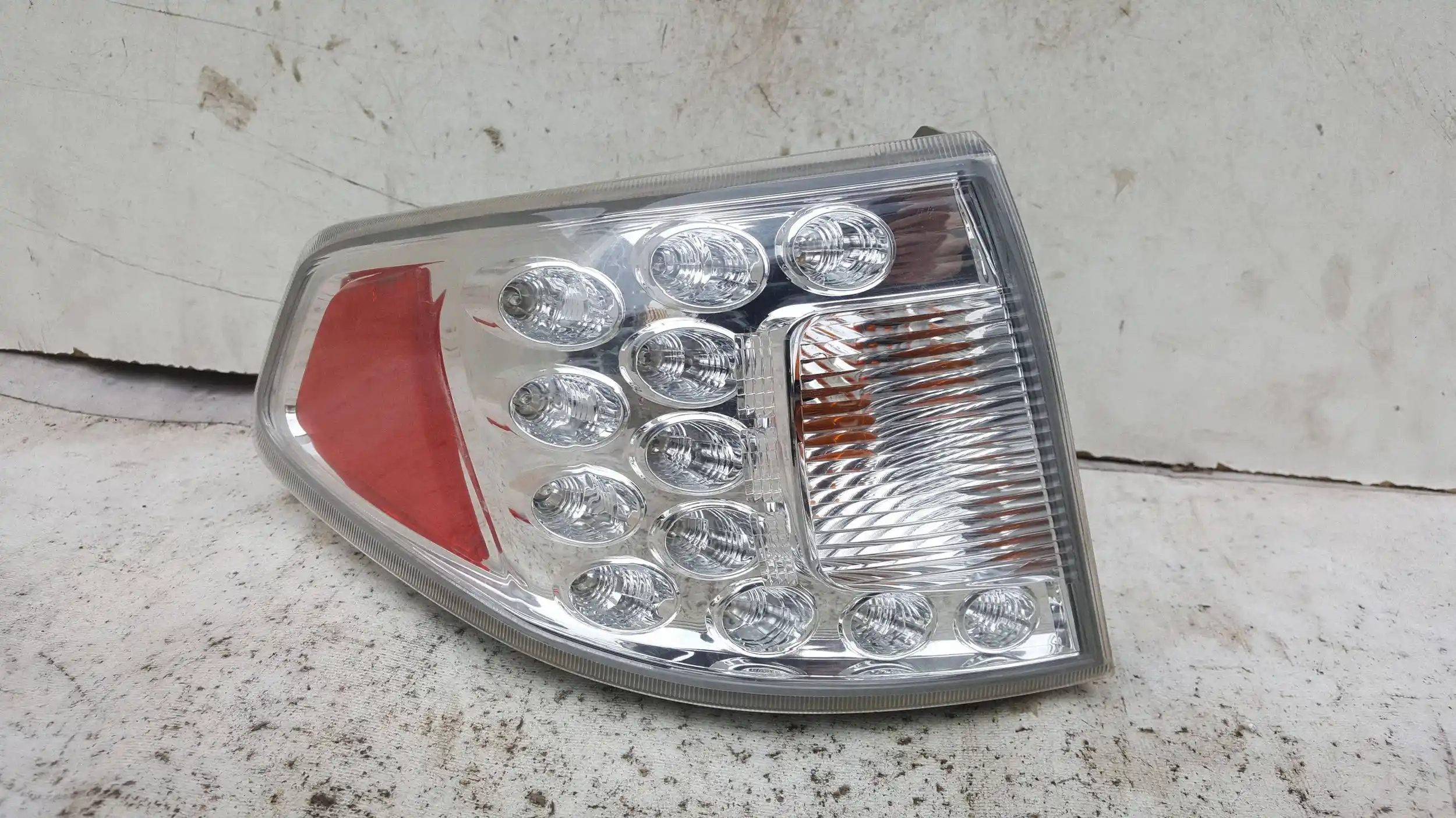 LAMPA LEWY TYŁ TYLNA SUBARU IMPREZA III GH HB 07-