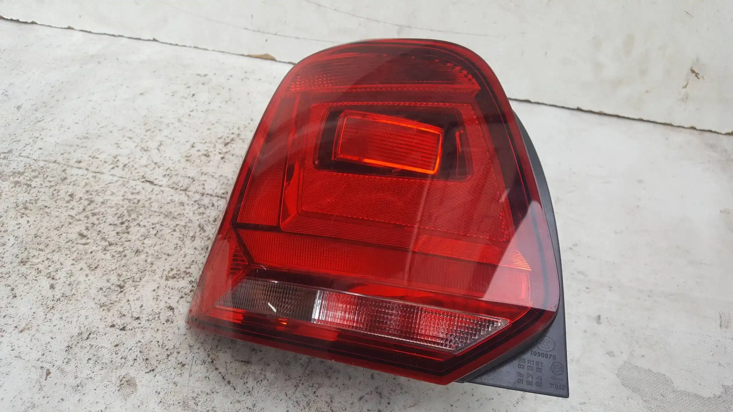 LAMPA LEWY TYŁ TYLNA 6C0945095K VW POLO V 6C LIFT 14-17