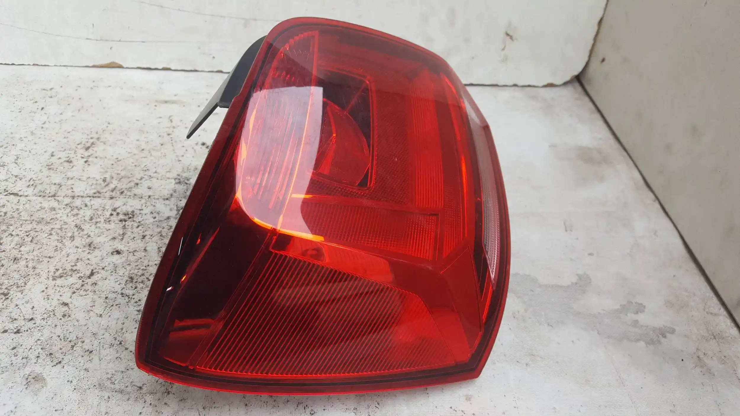 LAMPA LEWY TYŁ TYLNA 6C0945095K VW POLO V 6C LIFT 14-17