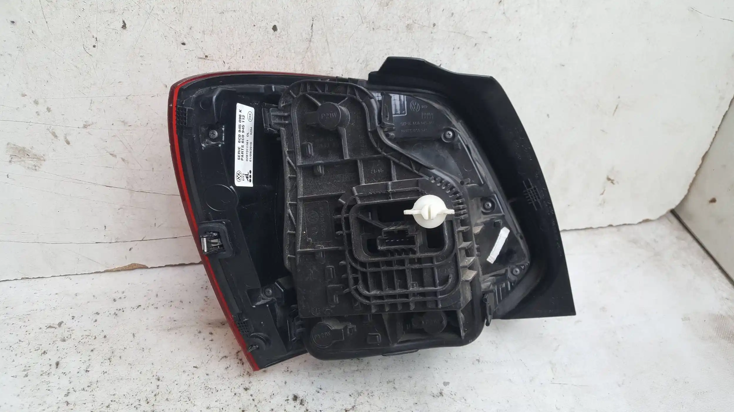 LAMPA PRAWY TYŁ TYLNA 6C0945096K VW POLO V 6C LIFT 14-17