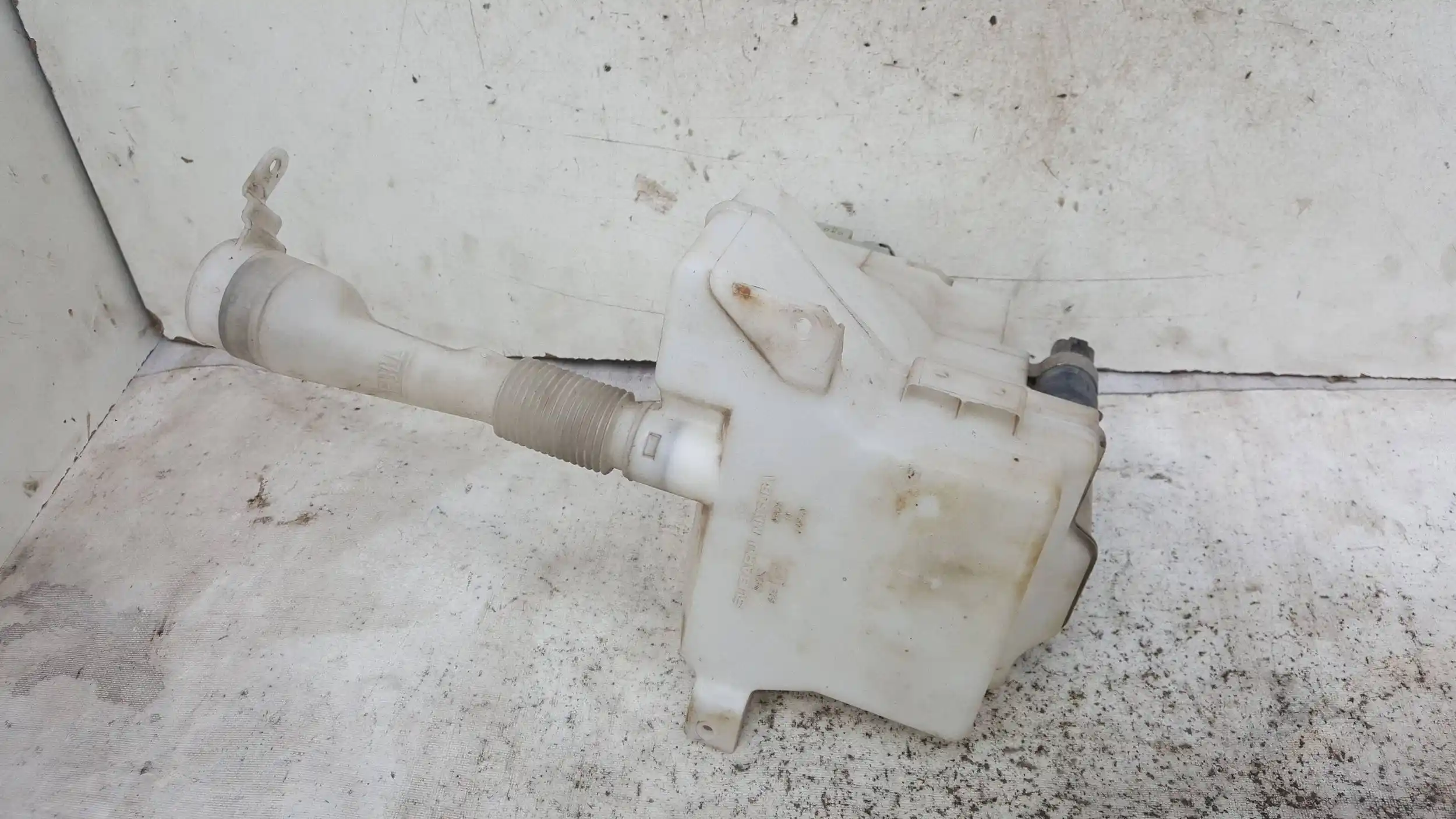ZBIORNICZEK SPRYSKIWACZY 10020953 SUBARU IMPREZA III GH 07-
