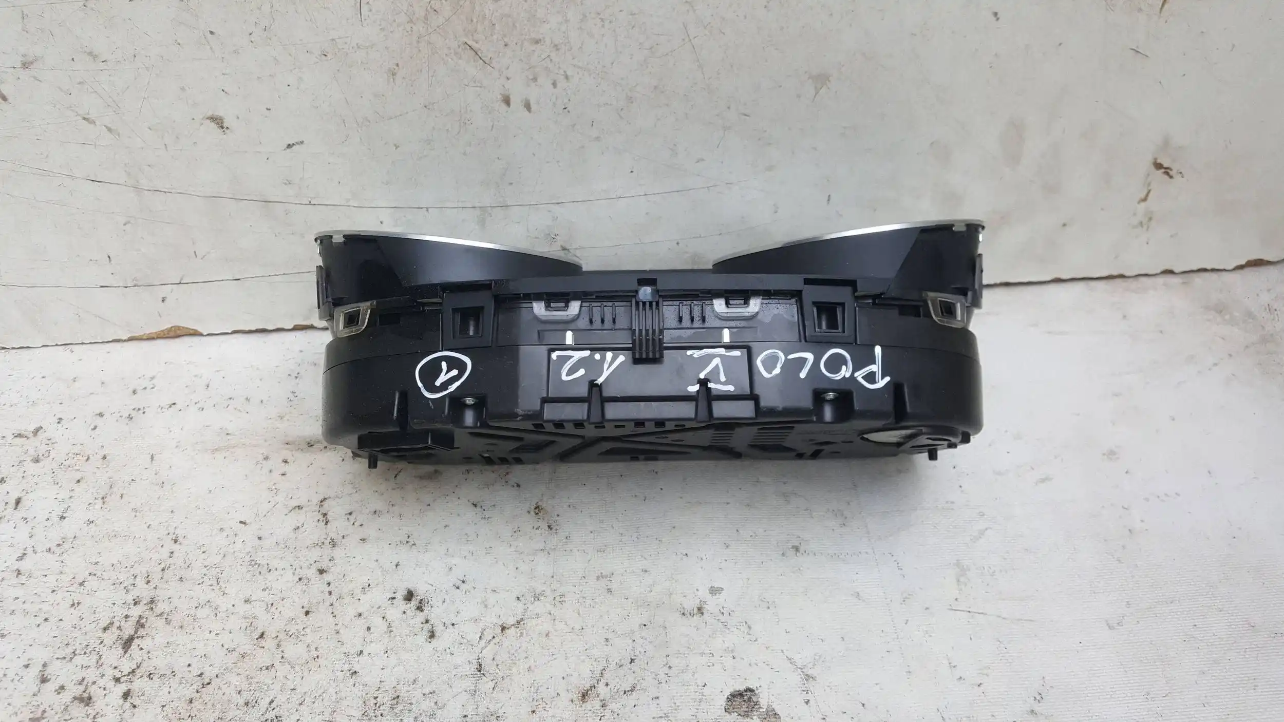 LICZNIK ZEGARY 6C0920740C VW POLO V 6R 6C 1.2 TSI 09-17